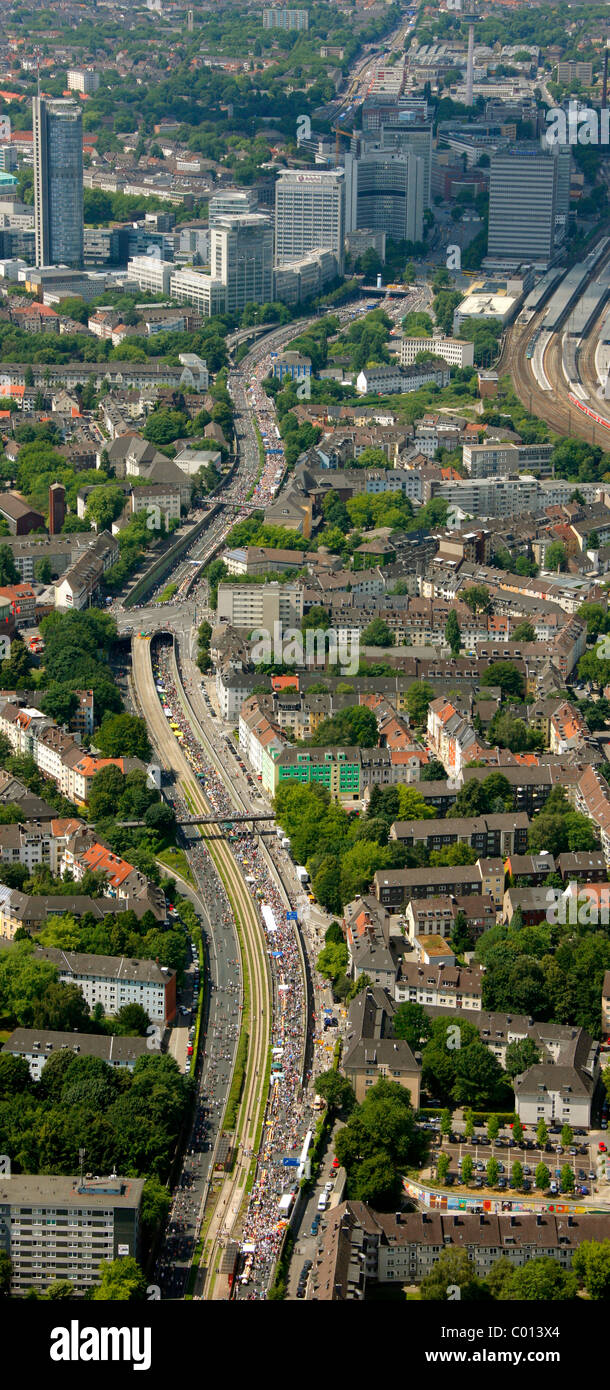 Luftaufnahme, Ruhr. 2010-Aktion Still-Leben auf der A 40, Essen, Ruhrgebiet, Nordrhein-Westfalen, Deutschland, Europa Stockfoto