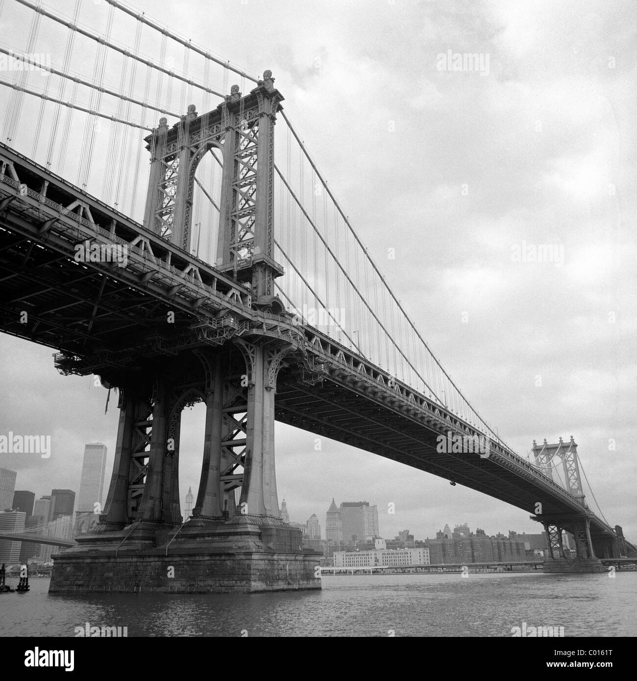 Brooklyn Bridge vor 2001, New York, USA Stockfoto