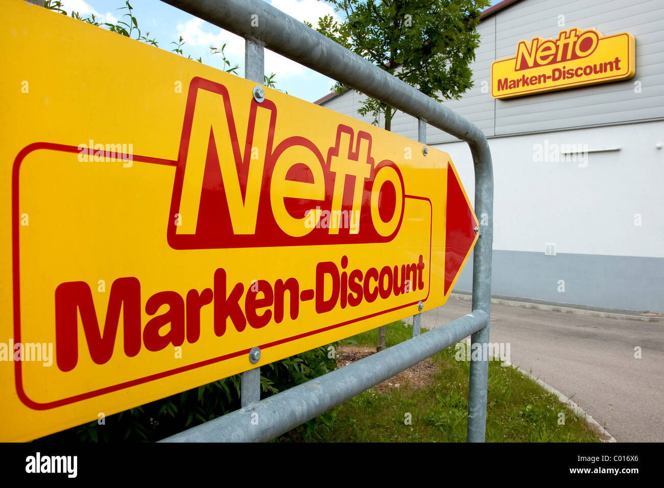 Logo auf einem Schild, Rabatt Lebensmittel Netto, Heideck, Bayern, Deutschland, Europa Stockfoto