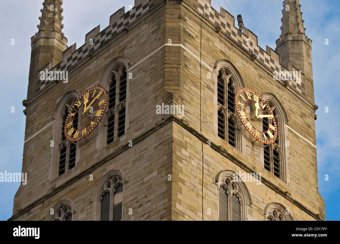 Turm von Southwark Kathedrale (Kirche von St Saviour und St Mary Overie), Bankside, London, England, Vereinigtes Königreich Stockfoto