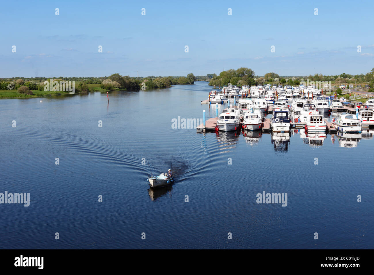 Shannon River mit einem Hafen, Banagher, County Offaly, Leinster, Irland, Europa Stockfoto