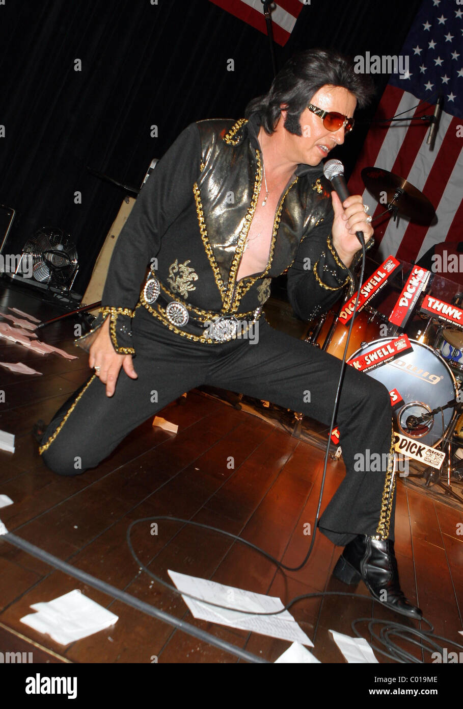 Dick es Last Resort bekommt "All Shook Up" für Rock N Roll Dick letzten Königs Resort beherbergt Elvis Tribute und Imitator Stockfoto Dick es Last Resort bekommt "All Shook Up" für Rock N Roll Dick letzten Königs Resort beherbergt Elvis Tribute und Imitator Stockfoto