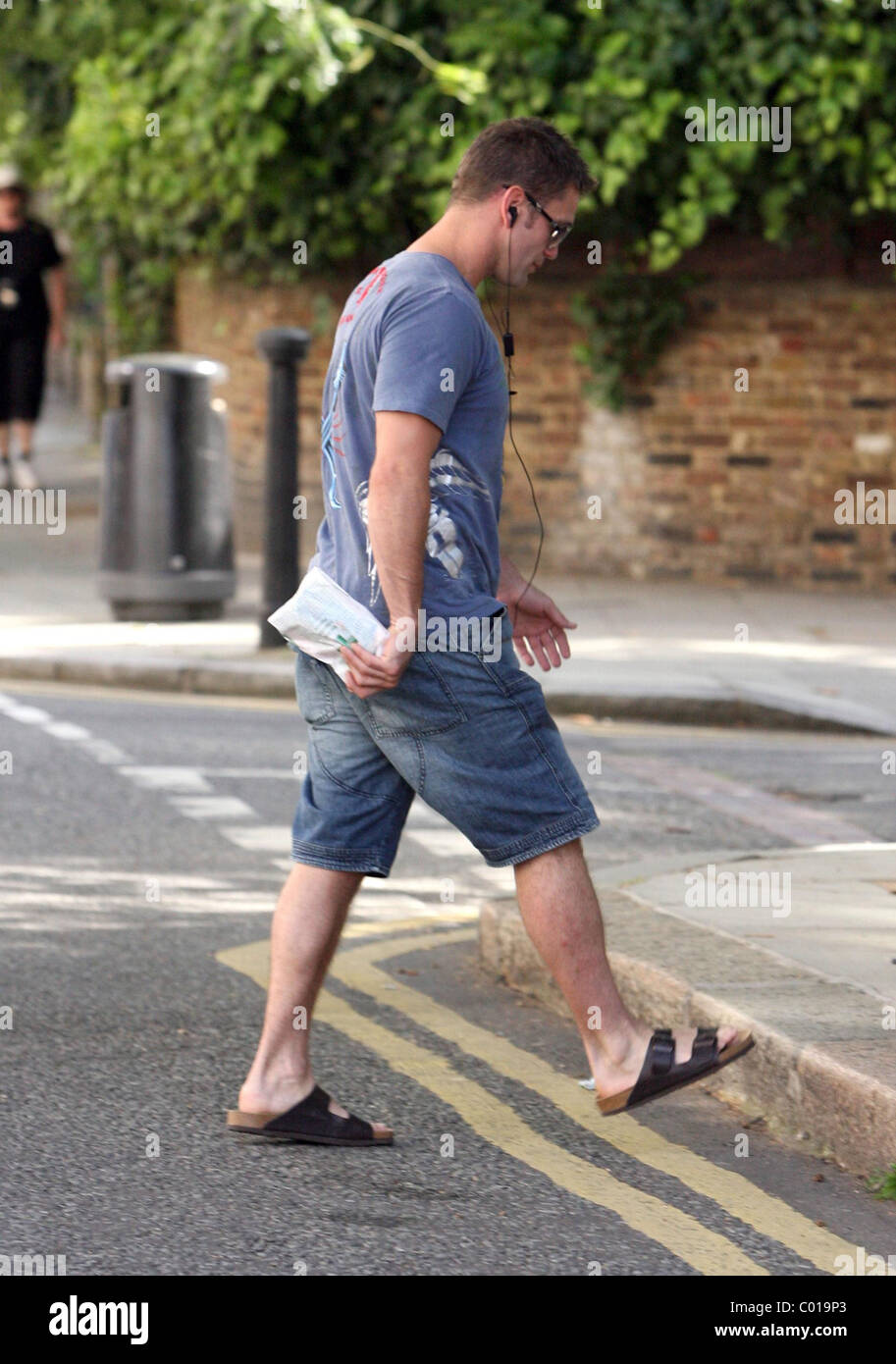 Scott Maslen Spaziergang durch Primrose Hill an einem schönen sonnigen Tag. Am Freitag, 13. Juli wurde bekannt, dass Maslen wäre Stockfoto