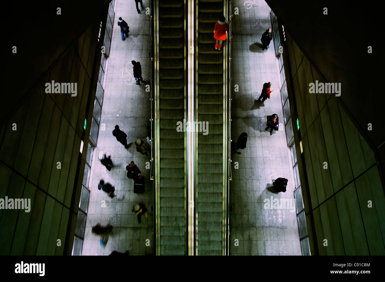 ROLLTREPPE PENDELN SZENE Stockfoto