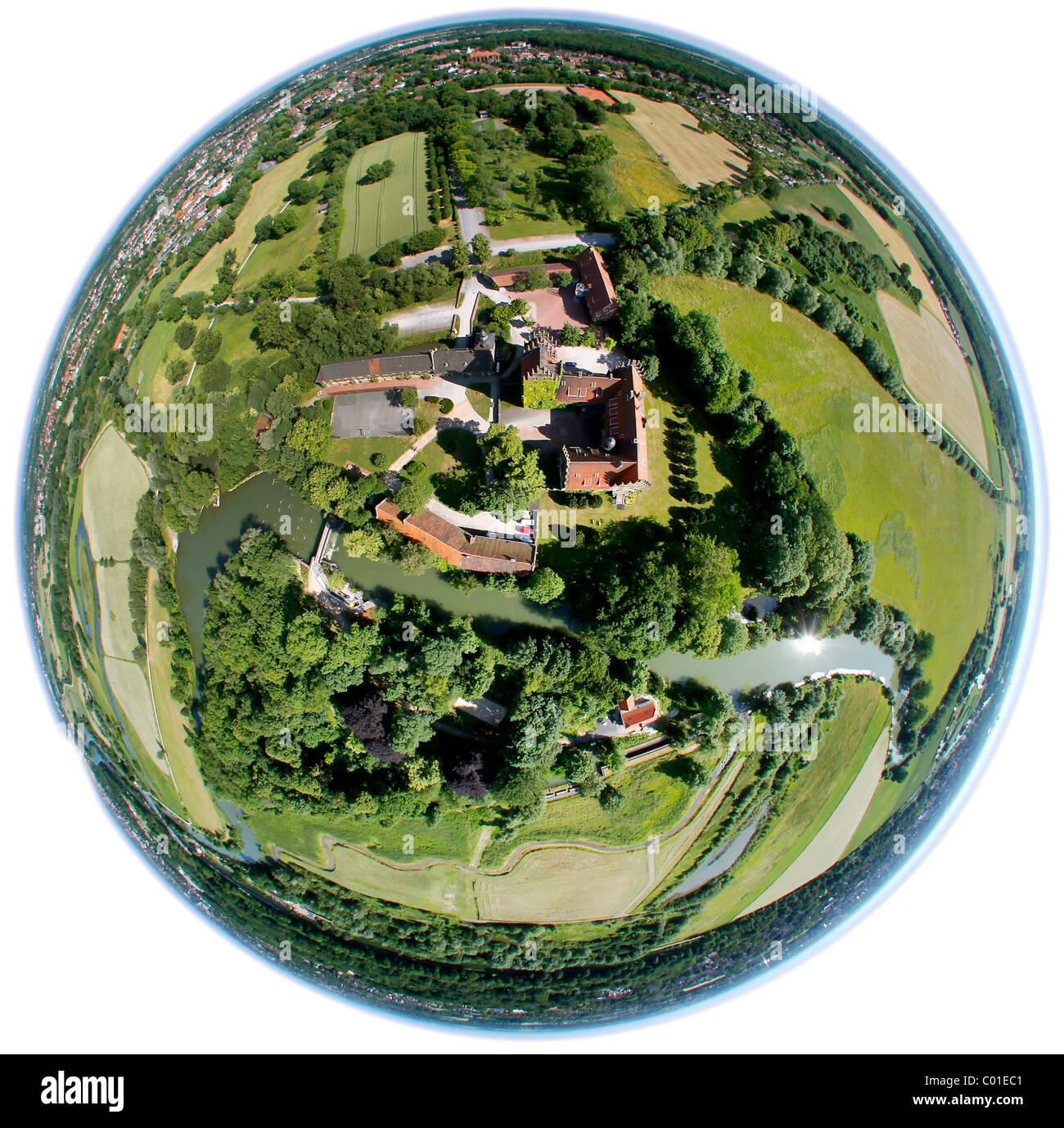 Fisheye-Objektiv, Schloss Heessen Burg, Internat, Luftaufnahme, Wasserschloss, Hamm, Nordrhein-Westfalen, Deutschland, Europa Stockfoto