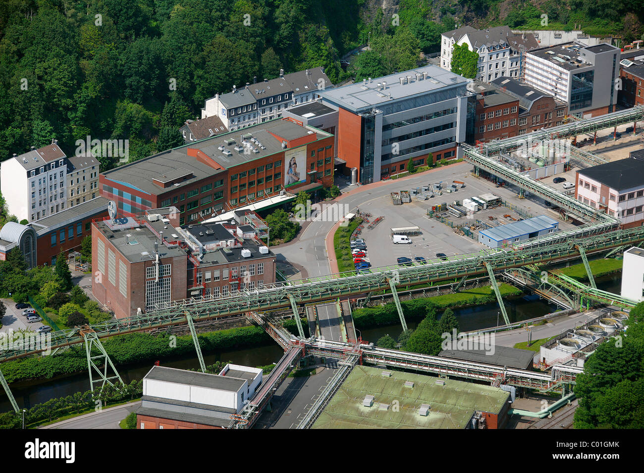 Luftbild, Schwebebahn, Bayer Werk Werk, Friedrich-Ebert-Straße Straße, Selmaweg Straße, Bayer Schering Pharma AG Stockfoto