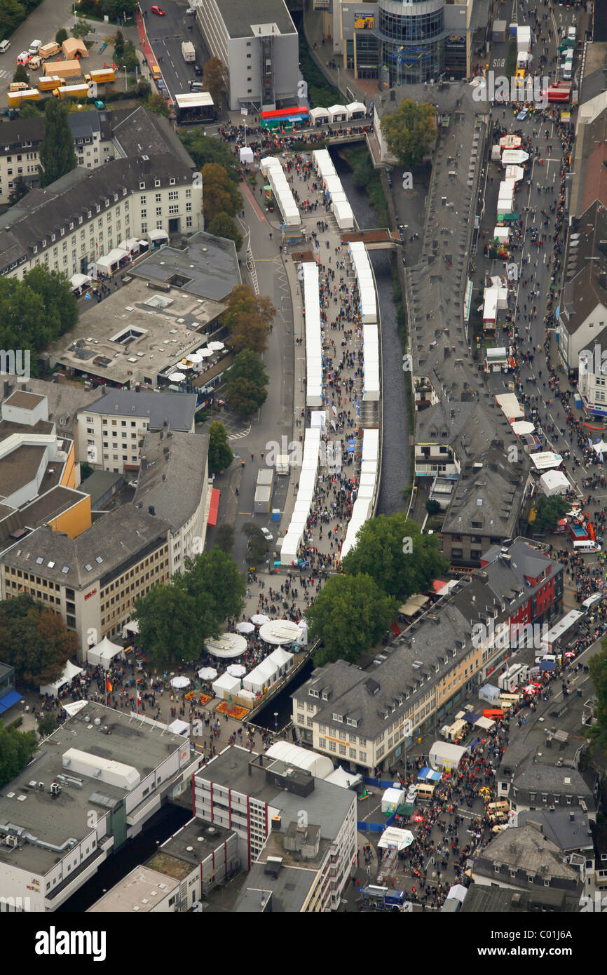 Luftaufnahme, NRW-Tag 2010, 60 Bühnen beleben die Stadt im Zentrum zwischen Oberschlosses, Oberburg und der Apollotheater Stockfoto