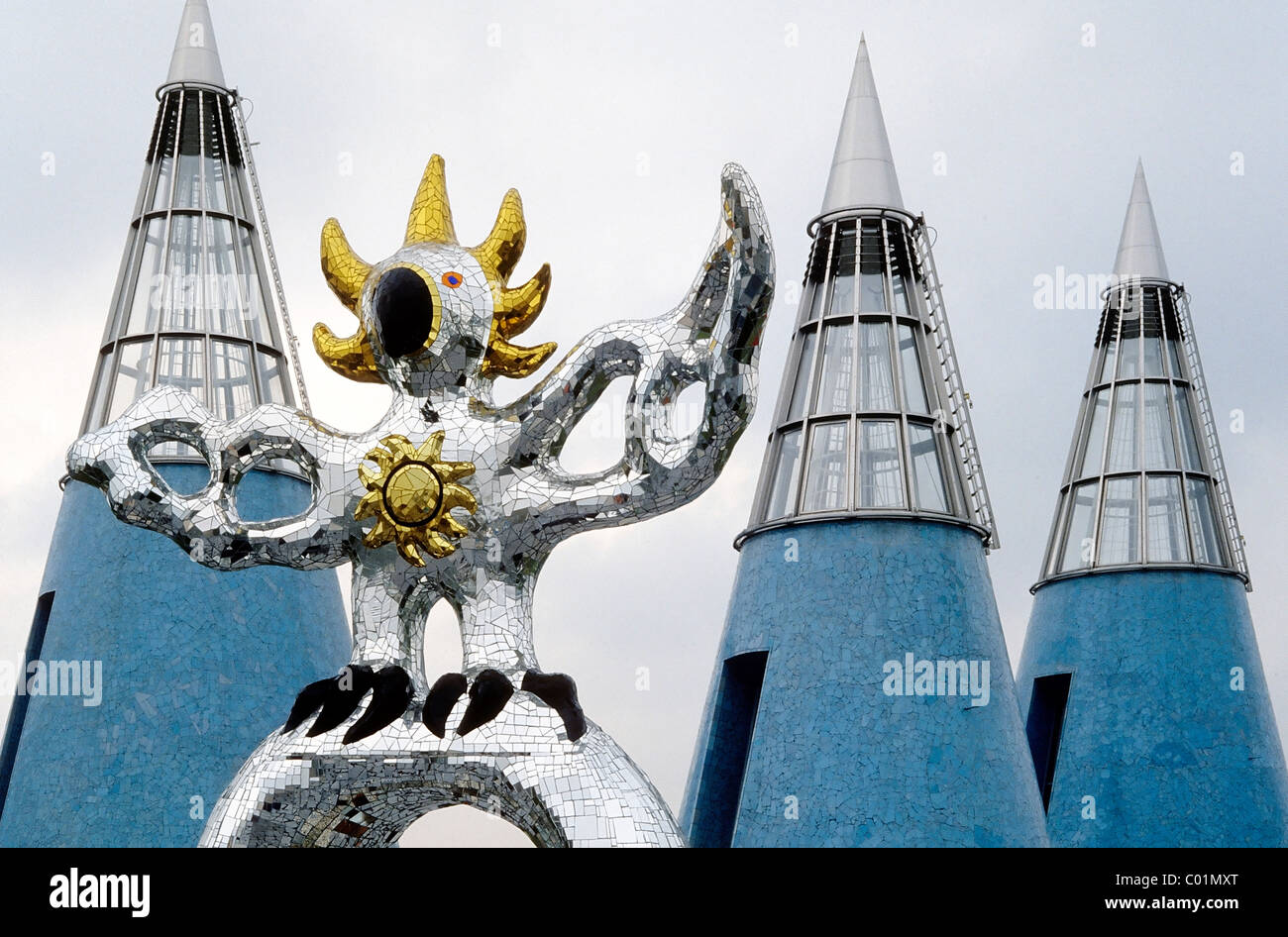 Fantasievolle Vogel Skulptur von Niki de Saint Phalle, Gründung Ausstellung der Bundeskunsthalle Bonn Stockfoto