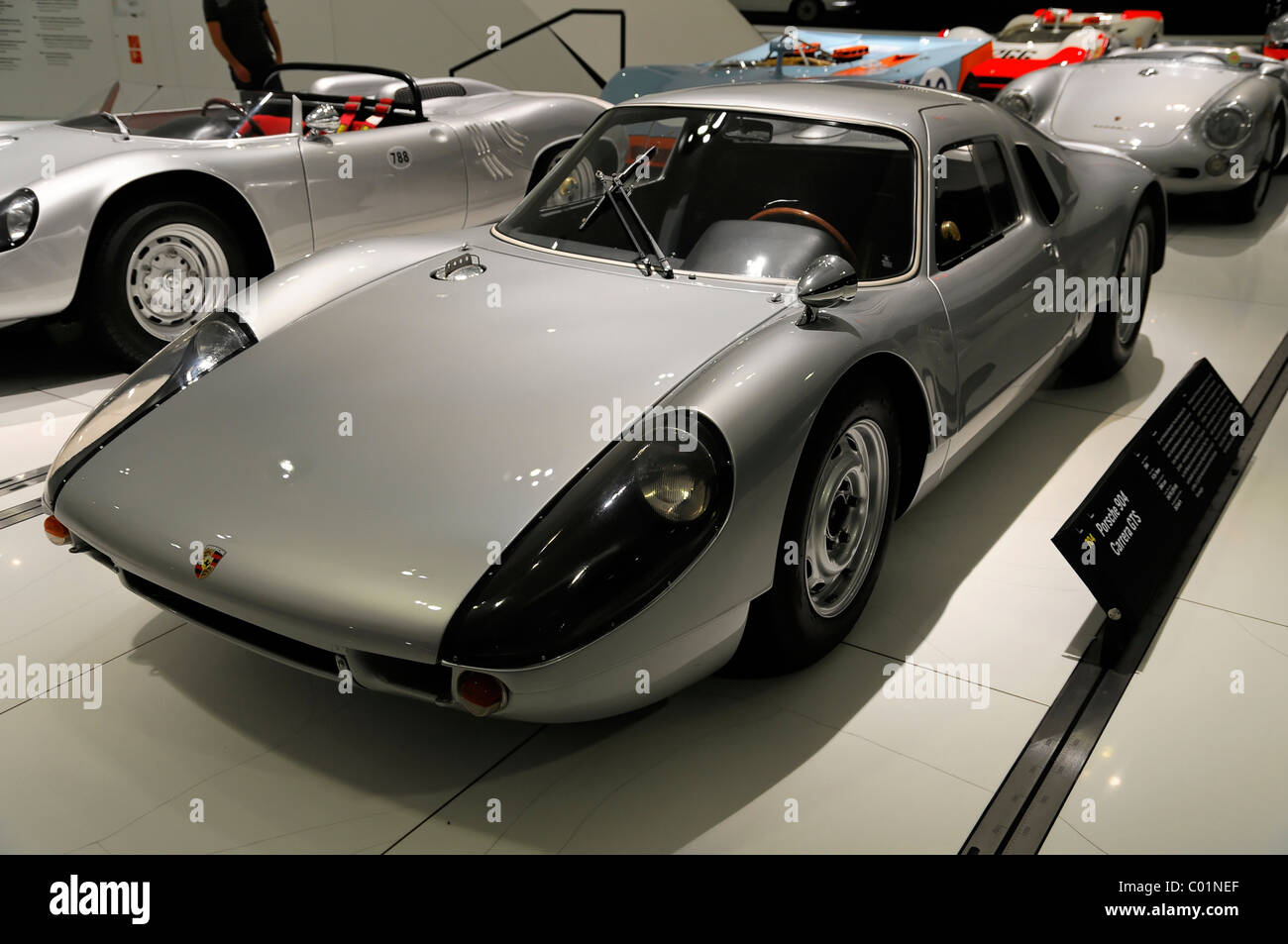 Porsche 904 Carrera GTS, Baujahr 1964, Porsche Museum, Stuttgart, Baden-Württemberg, Deutschland, Europa Stockfoto