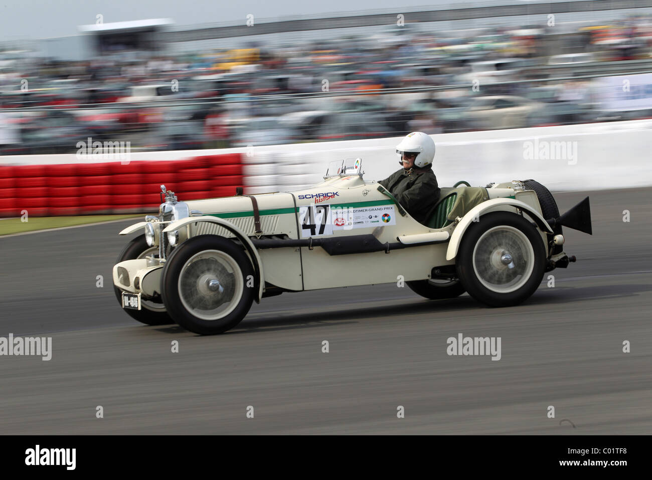 Rennen der Vorkriegs-Fahrzeuge, Henry Koster in MG von 1936, Oldtimer-Grand-Prix 2010 für Oldtimer auf der Nürburgring-Rennen Stockfoto