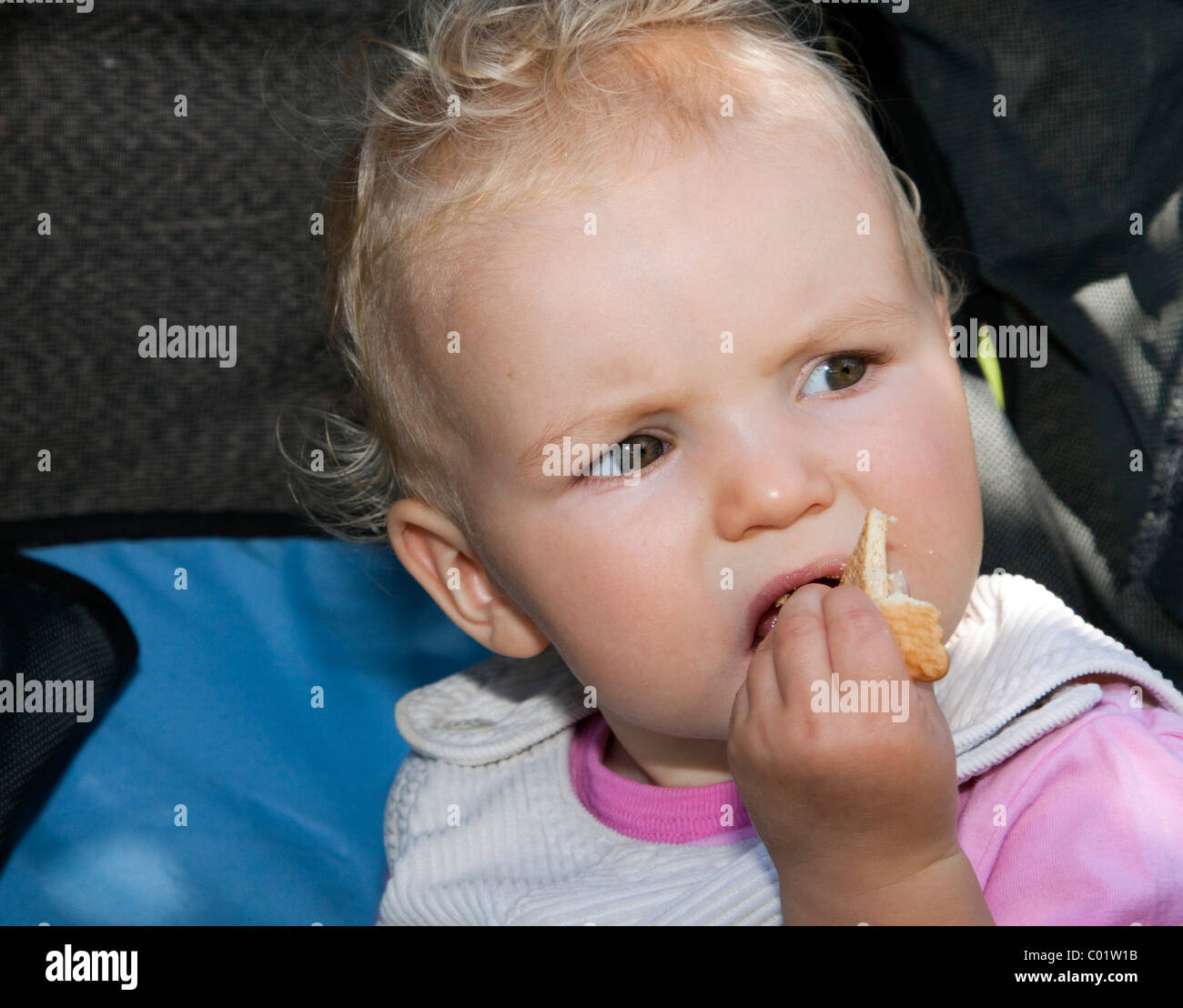 Baby 12 Monate Süßigkeiten Essen Stockfoto Bild 34462327