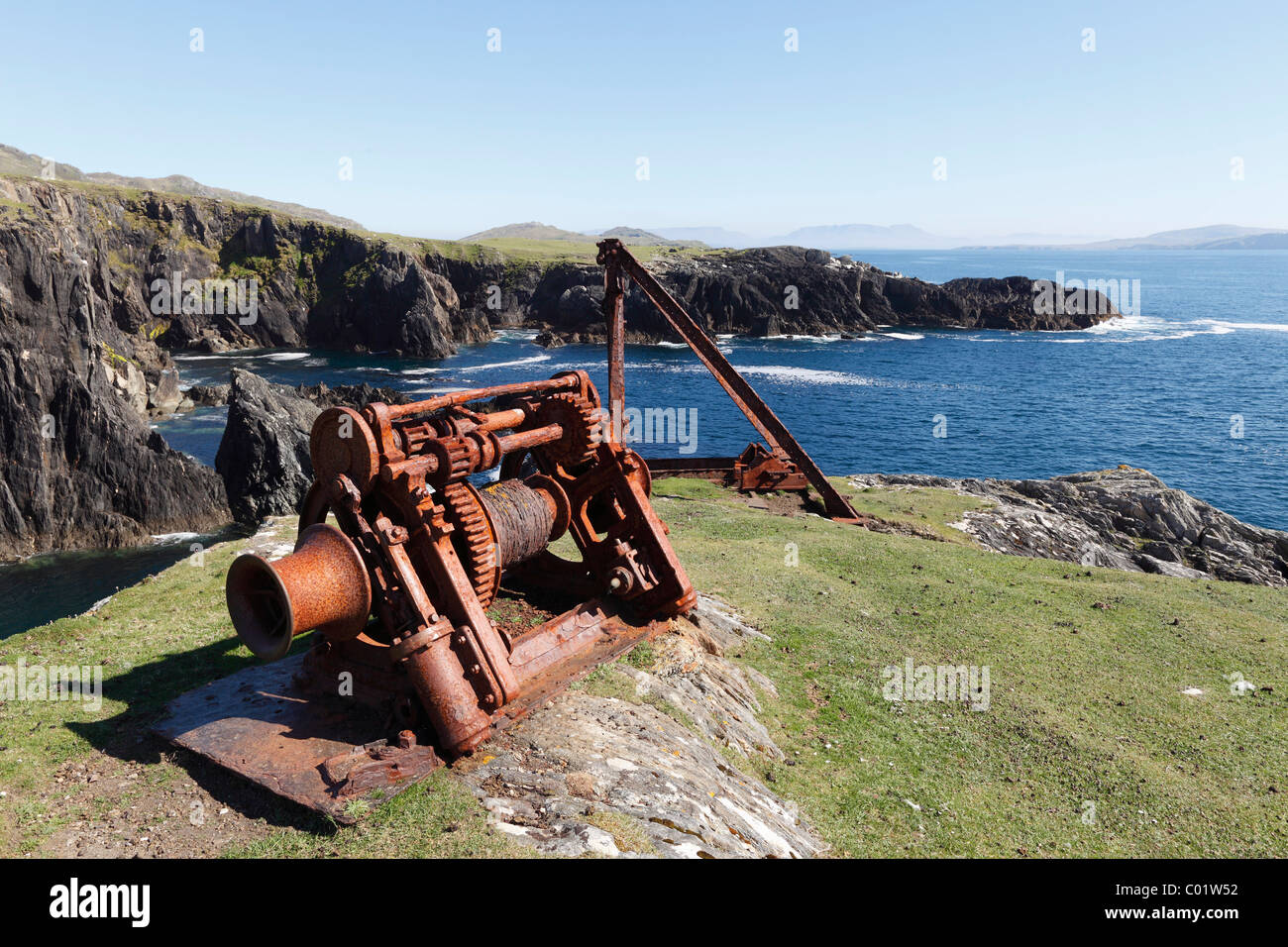 Seilwinde, felsigen Küste im Süden von Achill Island, County Mayo, Connacht Provinz, Republik Irland, Europa Stockfoto