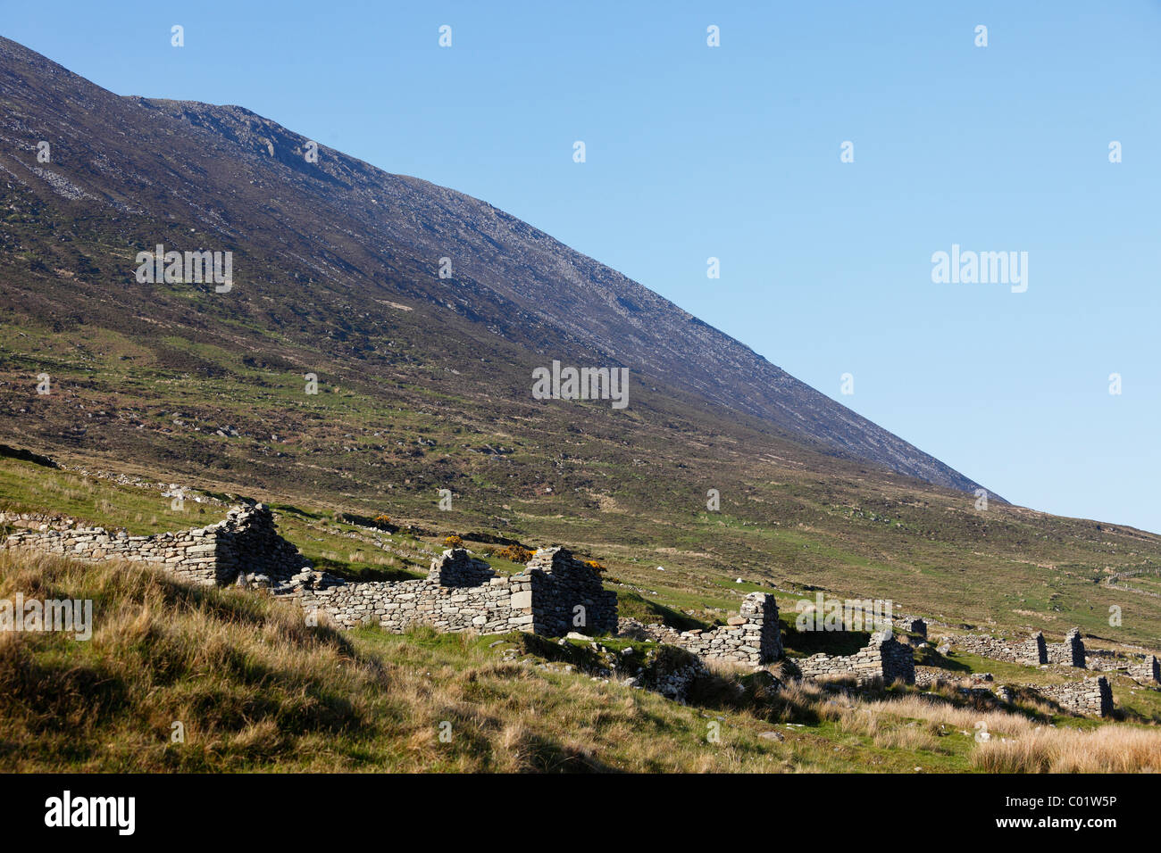 Verlassenes Dorf Slievemore, Achill Island, County Mayo, Provinz Connacht, Republik Irland, Europa Stockfoto