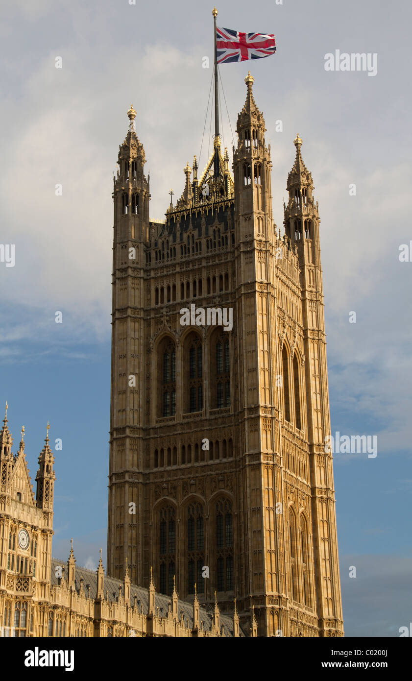 Houses of Parliament und die britische Flagge. Stockfoto