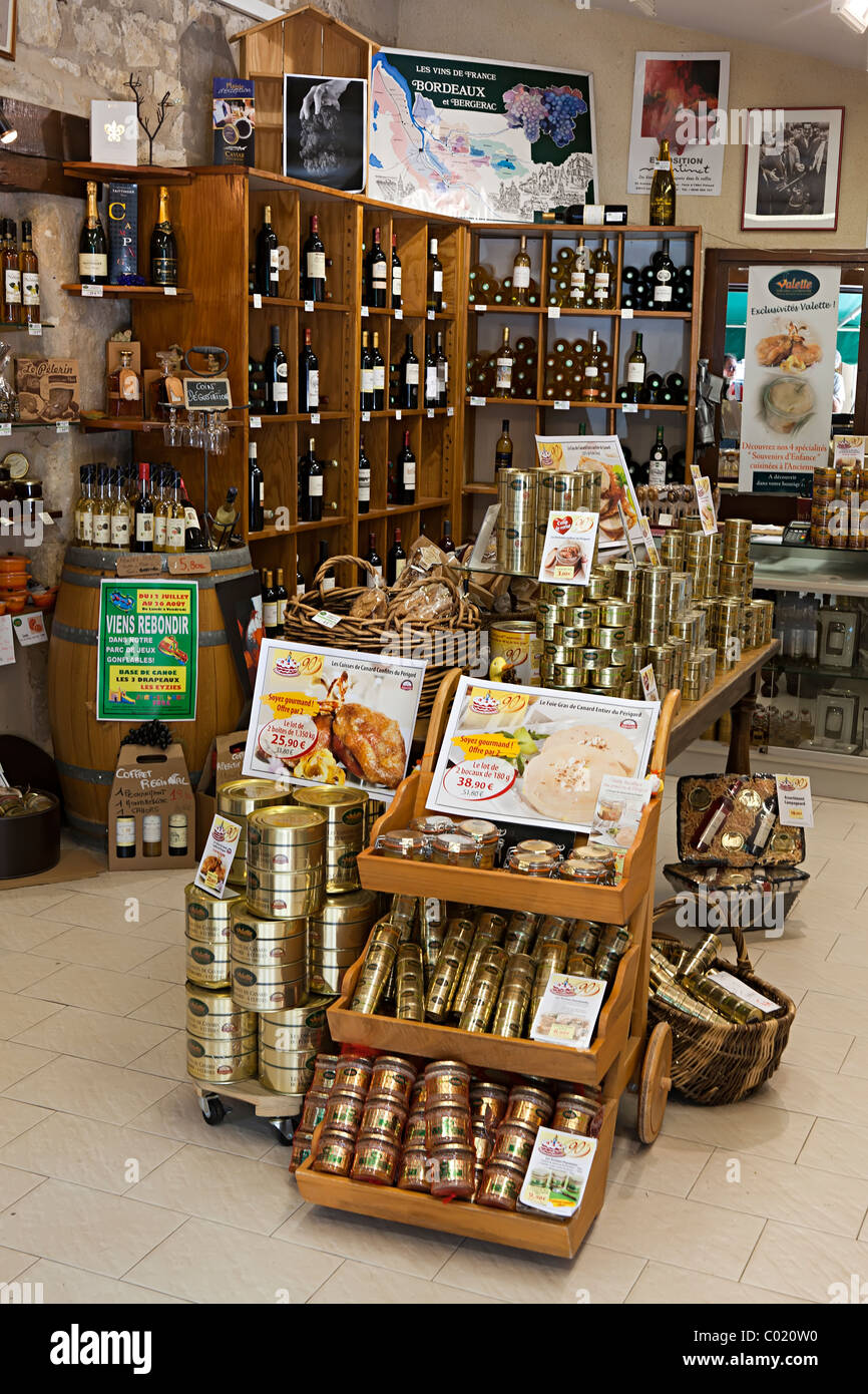 Dosen von Stopfleber in Les Eyzies Dordogne Frankreich Französisch Europa Shop erhältlich Stockfoto