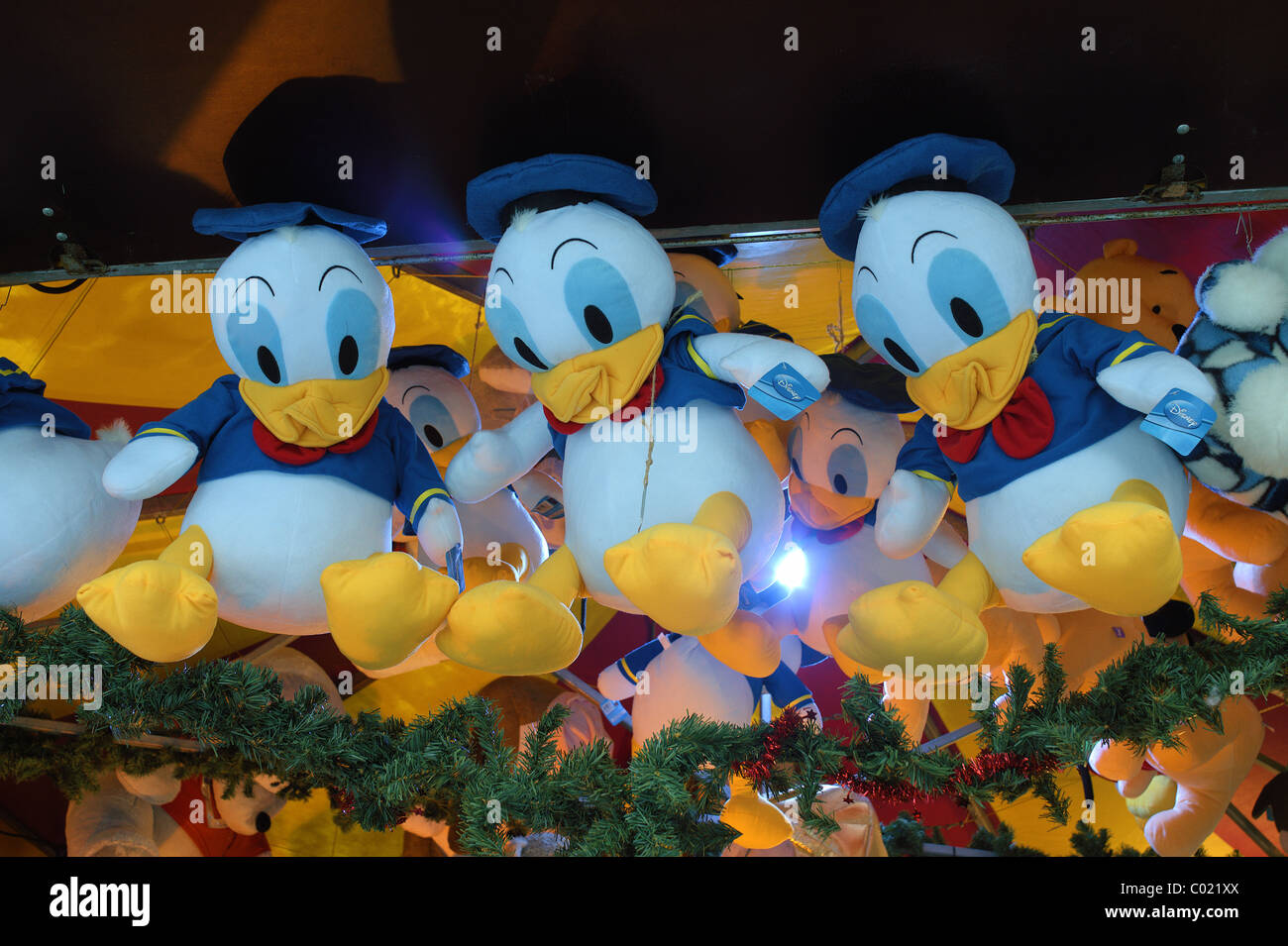 Drei Plüsch Donald Duck Enten Stockfoto