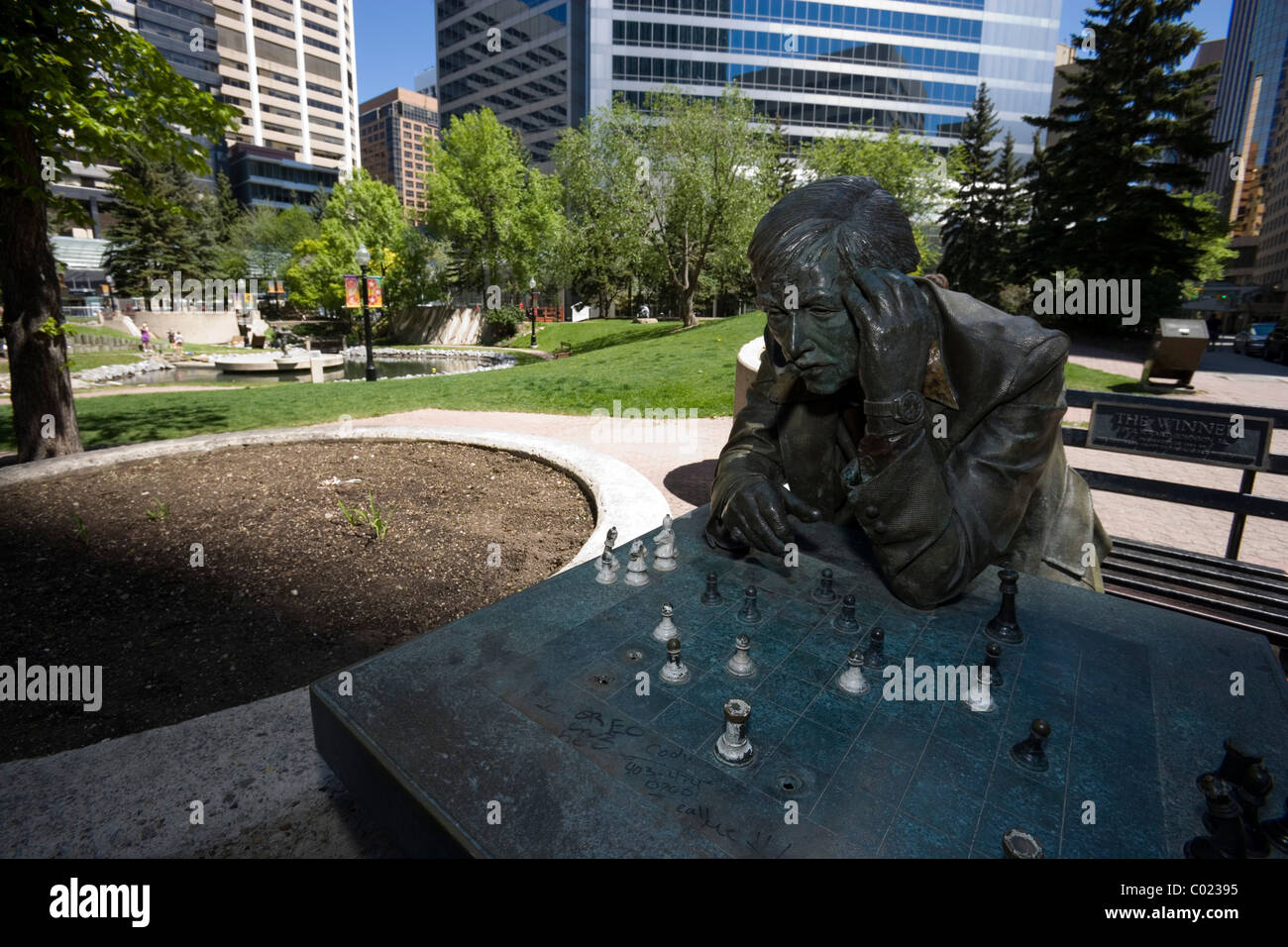 "Der Gewinner" eine Skulptur von J. Seward Johnson Jr. am Rande des Jahrhunderts Gärten, Calgary, Alberta, Kanada Stockfoto