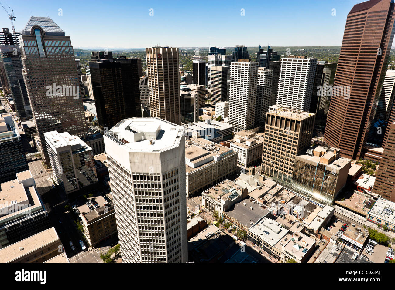Blick auf die Skyline vom Calgary Tower Observation Schreibtisch, Kanada Stockfoto