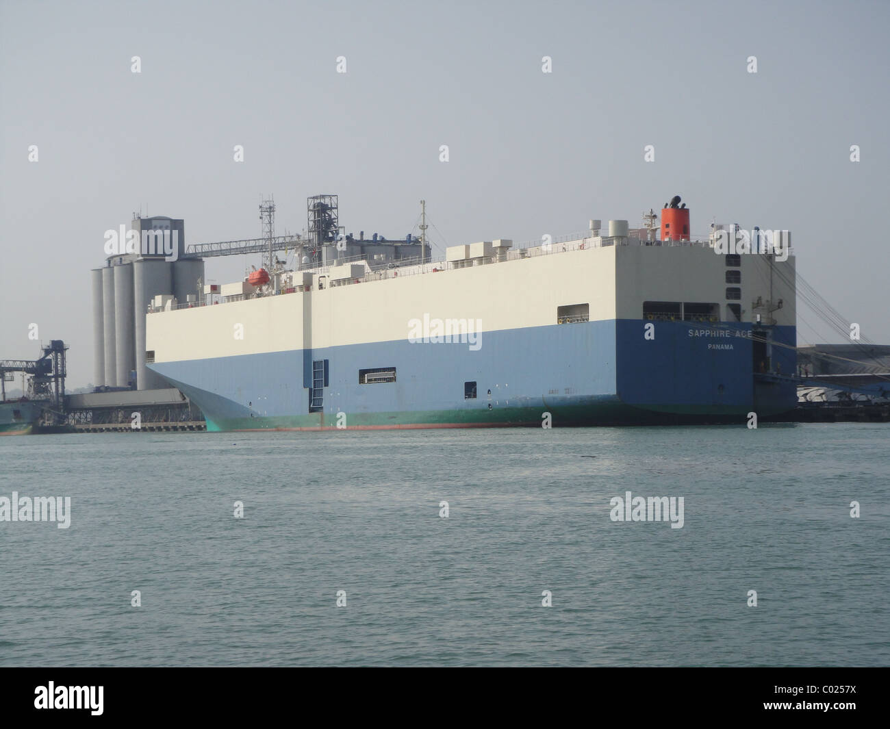 Saphir Ace Auto Transporter Schiff festgemacht an Southampton docks Stockfoto