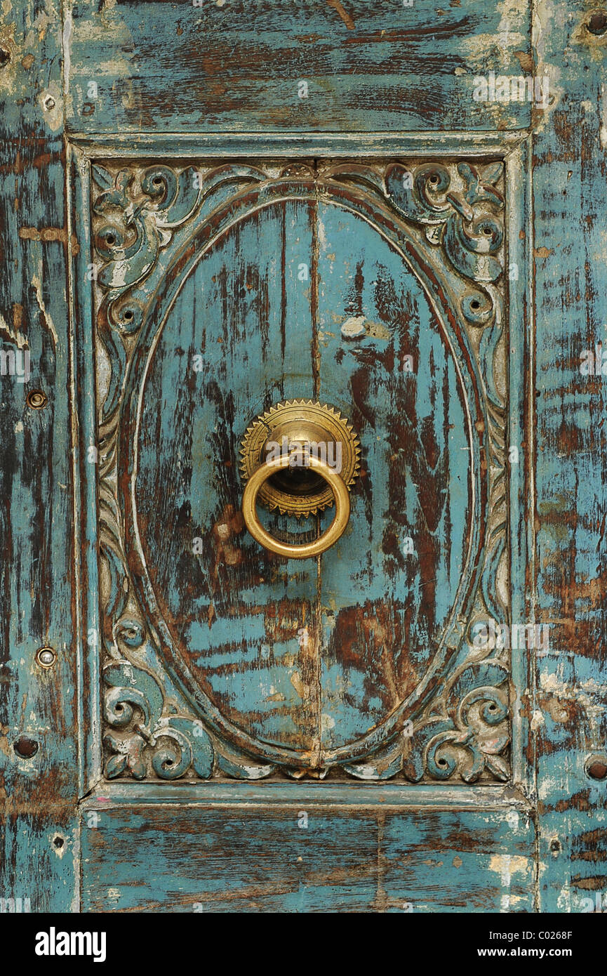 Indische Tempel Tür mit Griff Stockfoto