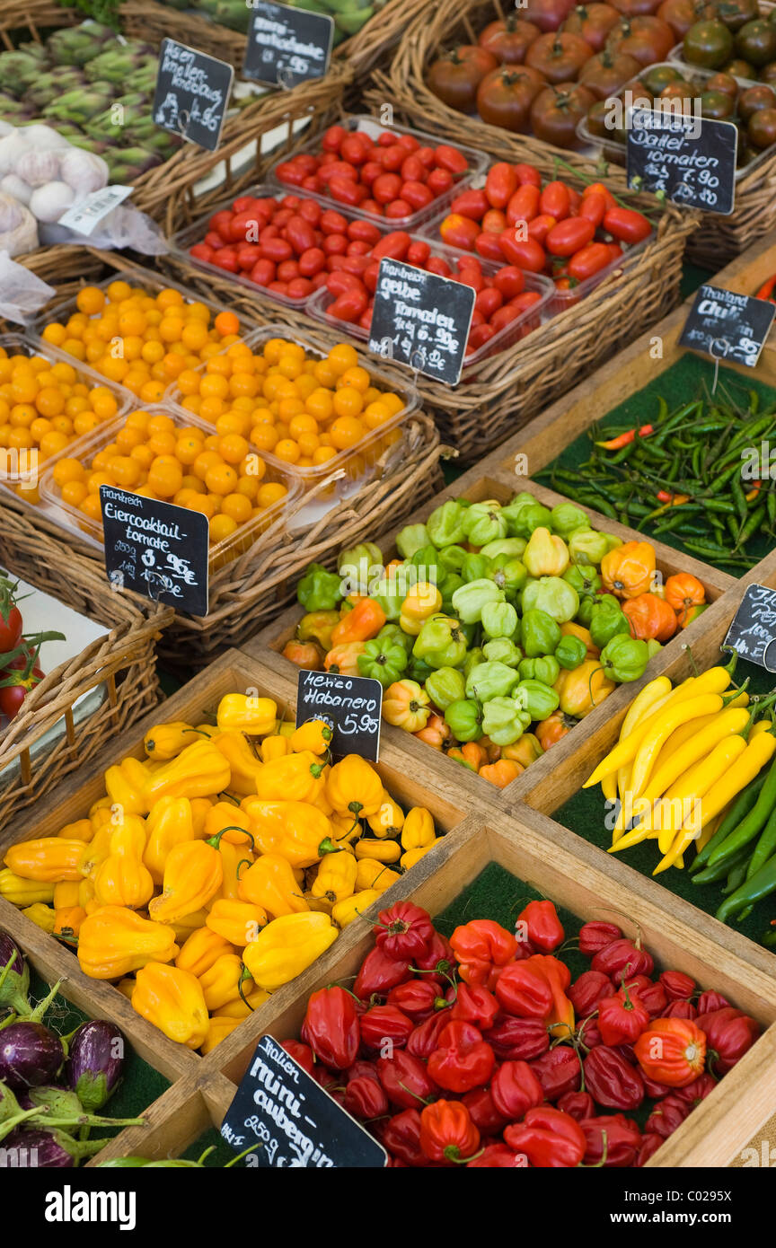 Frisches Gemüse, stall auf dem Viktualienmarkt Lebensmittel Markt, München, Bayern, Deutschland, Europa Stockfoto