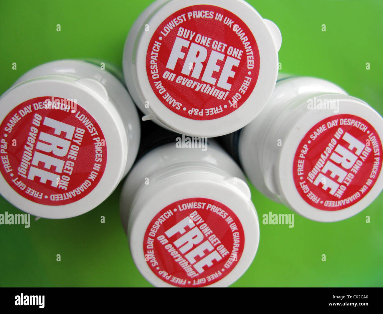 1 Sie erhalten 1 gratis Schnäppchen auf waren in einem Geschäft zu kaufen Stockfoto