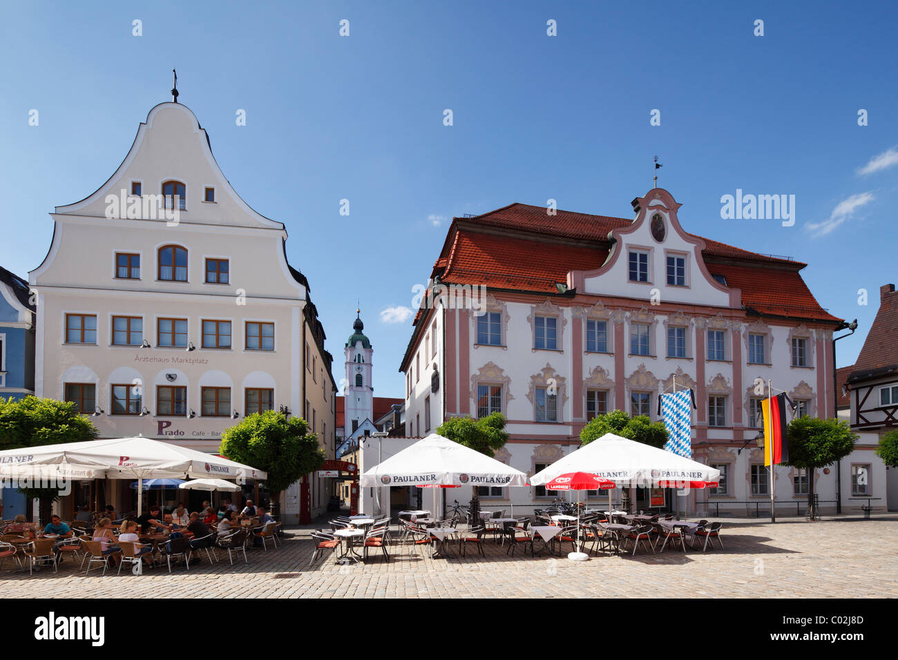 Marktplatz mit Frauenkirche Frauenkirche und Brentanohaus Gebäude, Günzburg, Donauried Region, Schwaben, Bayern Stockfoto