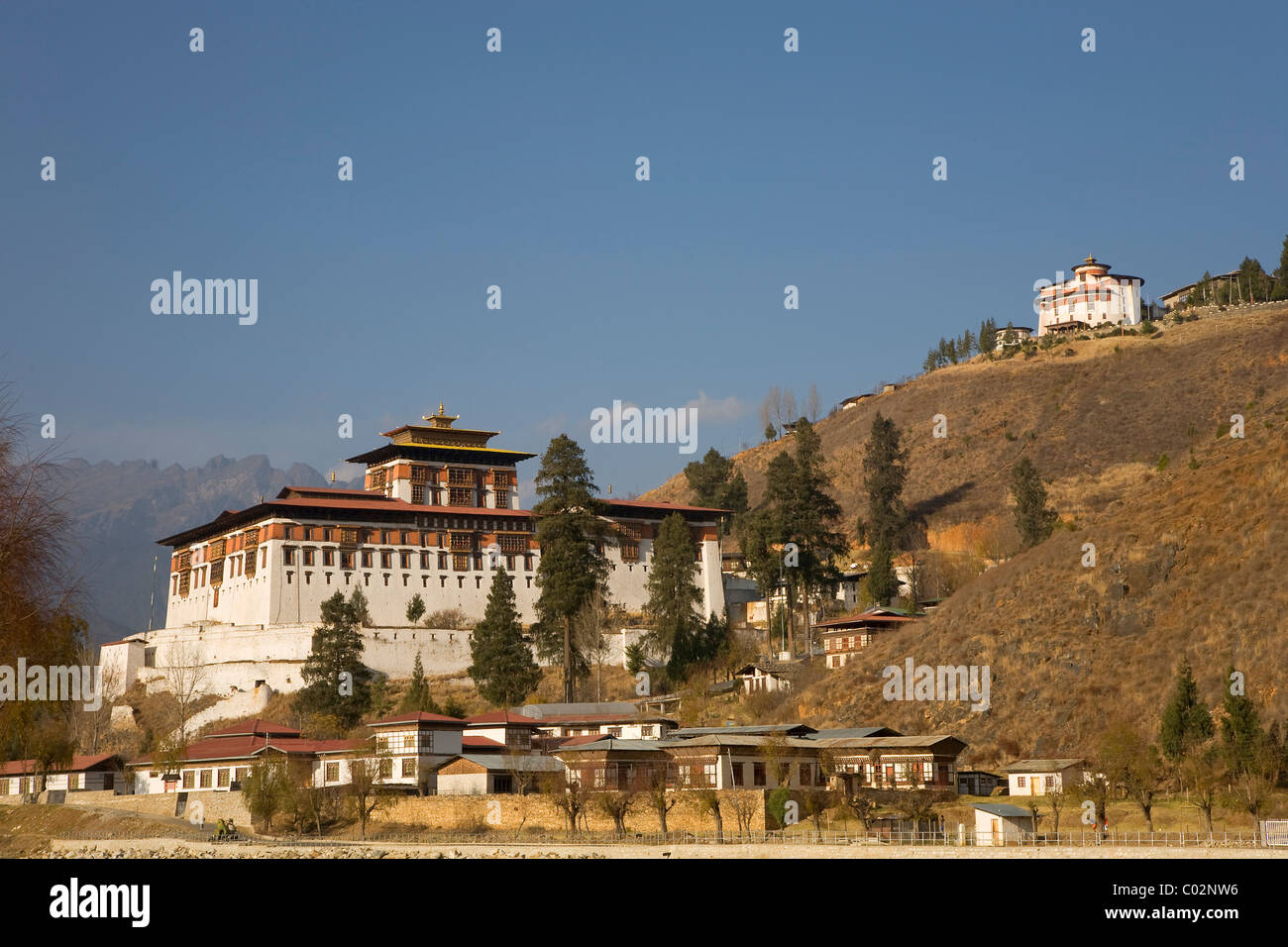 Paro Rimpong Dzong, das Kloster, in dem Hollywood-Film Little Buddha von Bernardo Bertolucci verfilmt wurde, Paro, Bhutan Stockfoto