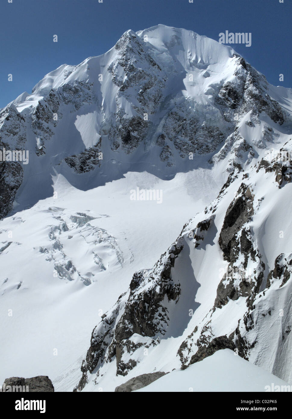 Mt Chegettau, Adyrsu Tal, in der Elbrus-Region des Kaukasus, Russland Stockfoto