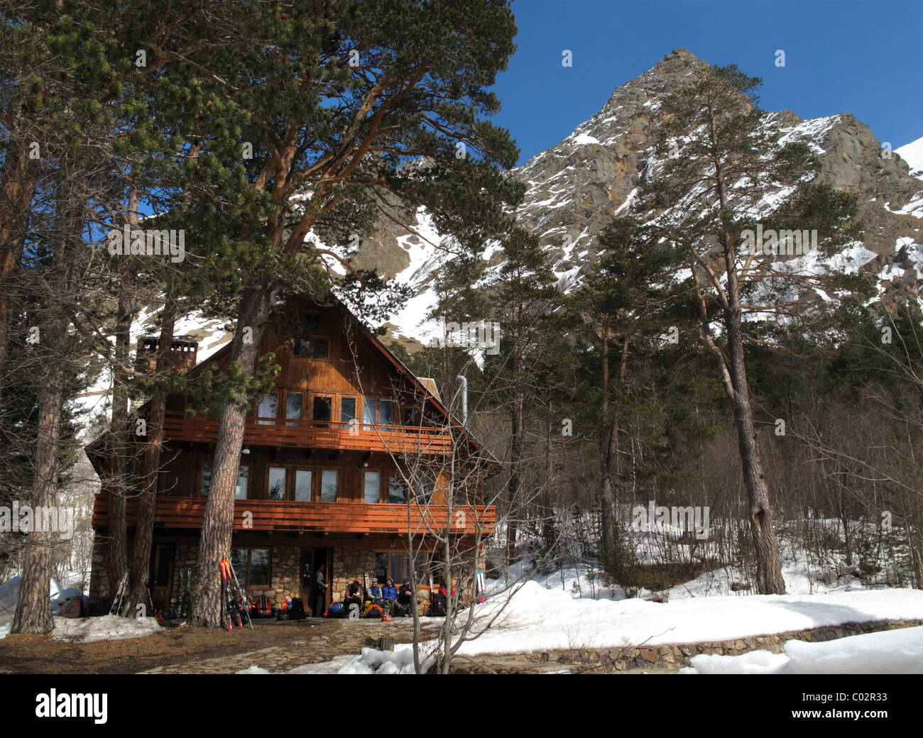 Berghütte im Adyrsu-Tal, in der Elbrus-Region des Kaukasus, Russland Stockfoto