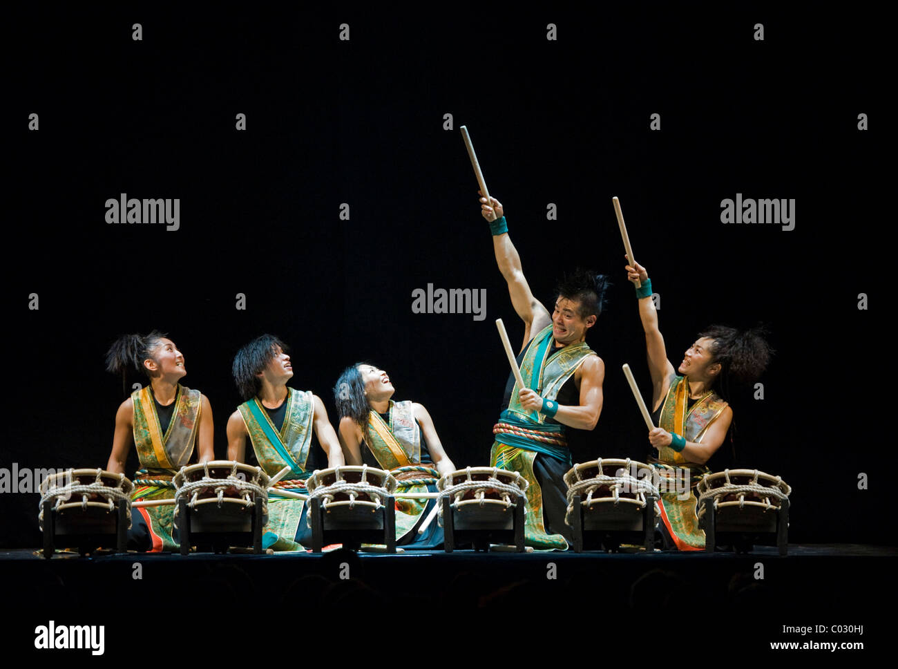 Yamato - Trommler von Japan ausführen das Programm Matsuri, Konzert im Circus Krone Gebäude, München, Bayern Stockfoto