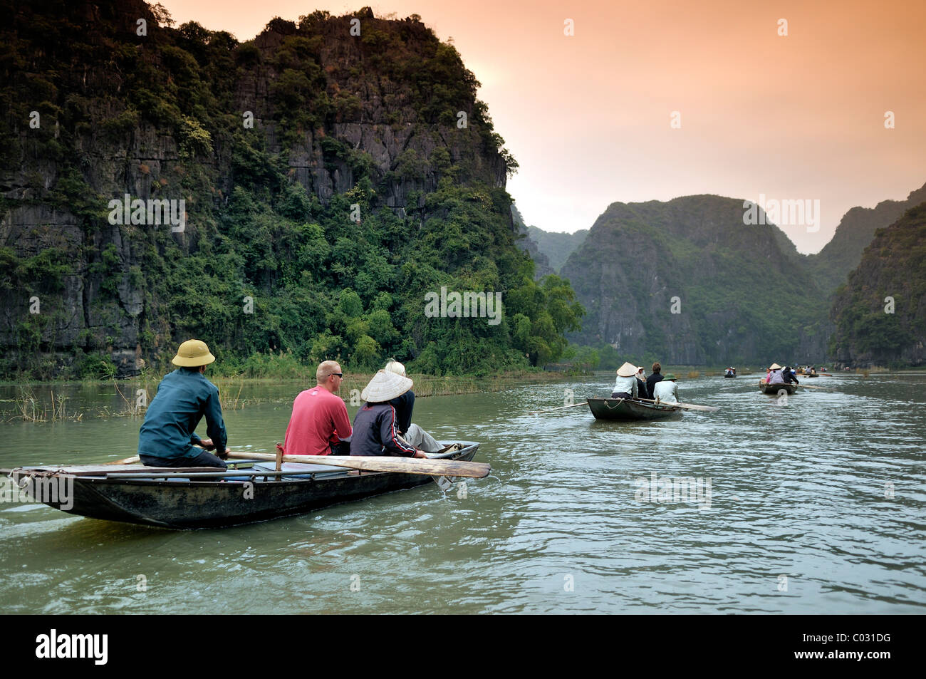 In der Nähe von Ninh Binh, Tam Coc Höhlen, trockene Halong Bucht, Vietnam, Südostasien Stockfoto
