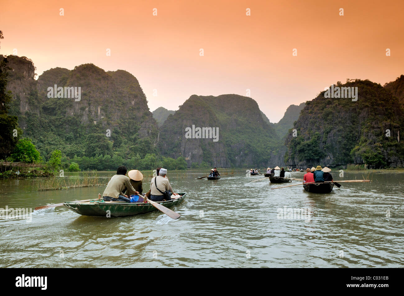 In der Nähe von Ninh Binh, Tam Coc Höhlen, trockene Halong Bucht, Vietnam, Südostasien Stockfoto