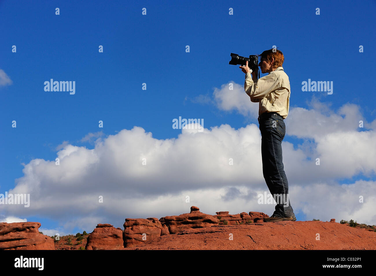 Frau Fotografen fotografieren im Canyonlands National Park, Insel im Himmel, USA Stockfoto