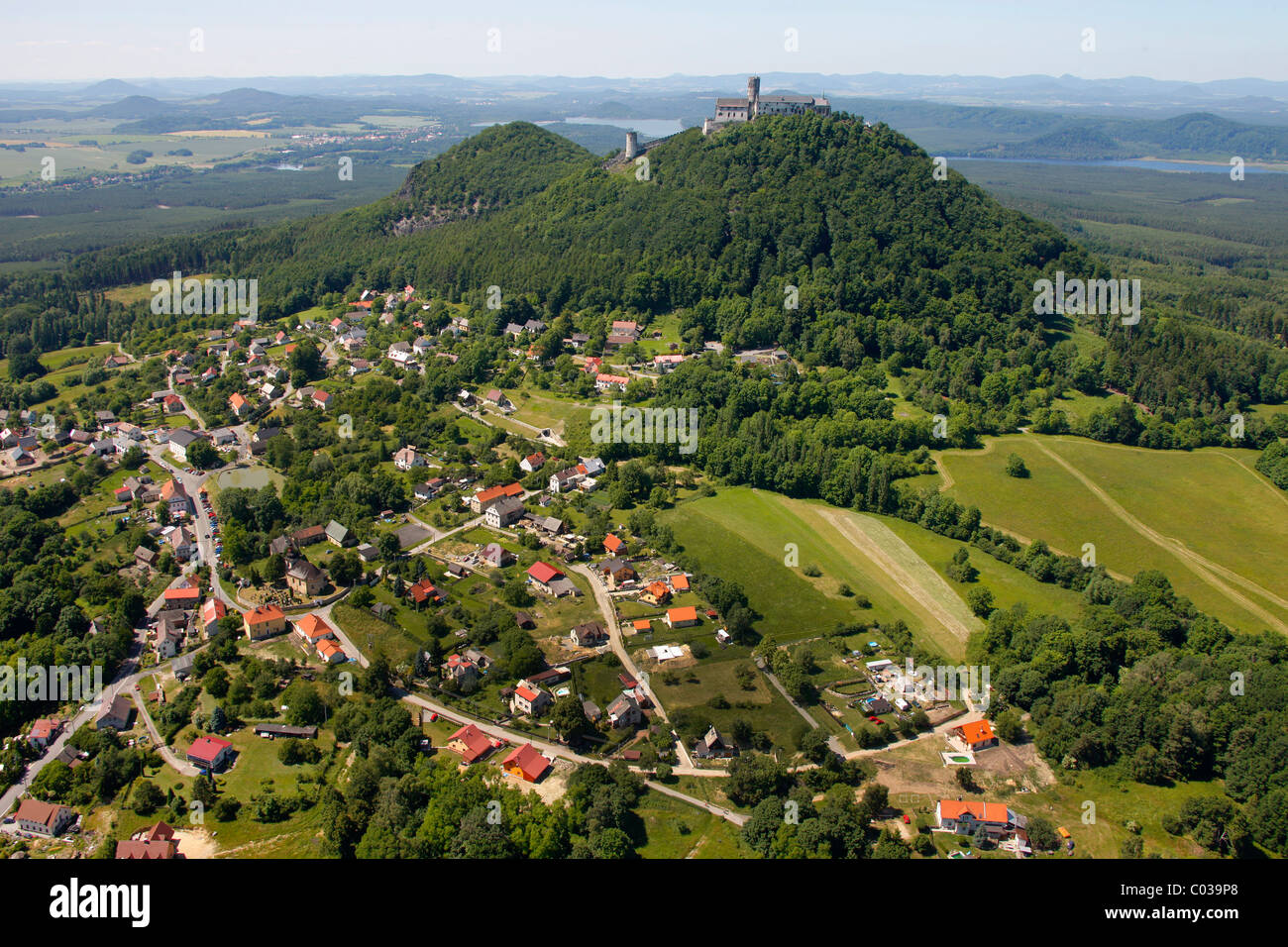 Aerial View, Schloss und Burg Hügel, Ceska Lipa, Mladá Boleslav, Mittelböhmen, Tschechien, Europa Stockfoto