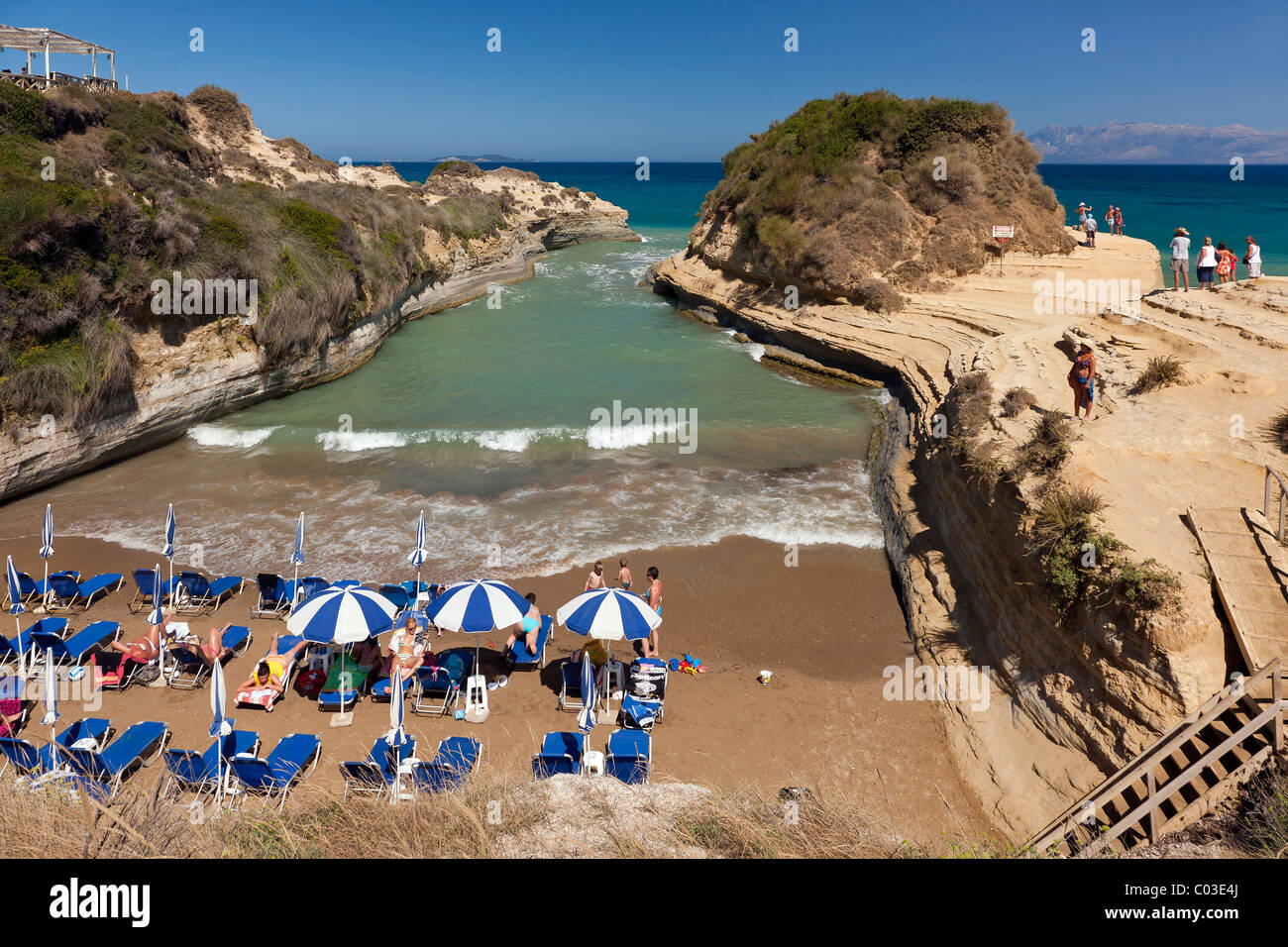 Kleine Bucht mit Strand, Sidari, Nord-Ost-Corfu, Korfu, Ionische Inseln, Griechenland, Südeuropa, Europa Stockfoto