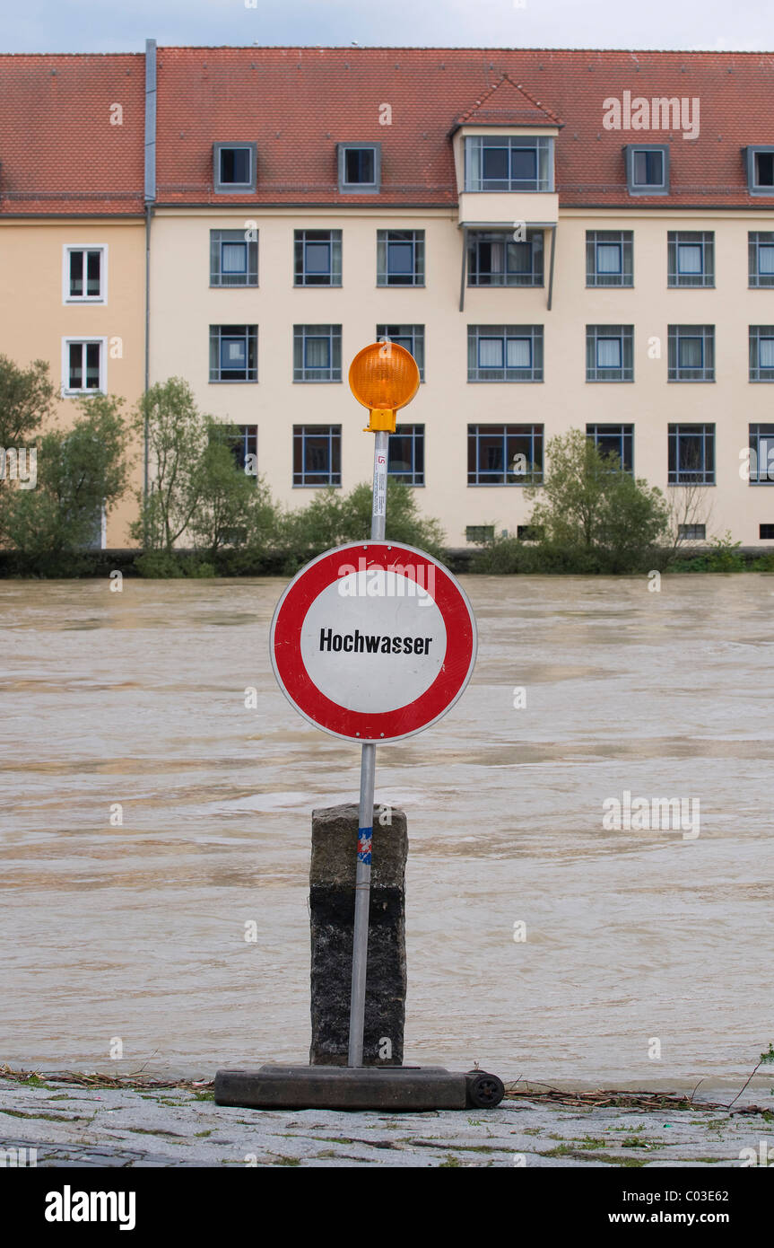 Hochwasser Donau In Regensburg Fotos Und Bildmaterial In Hoher
