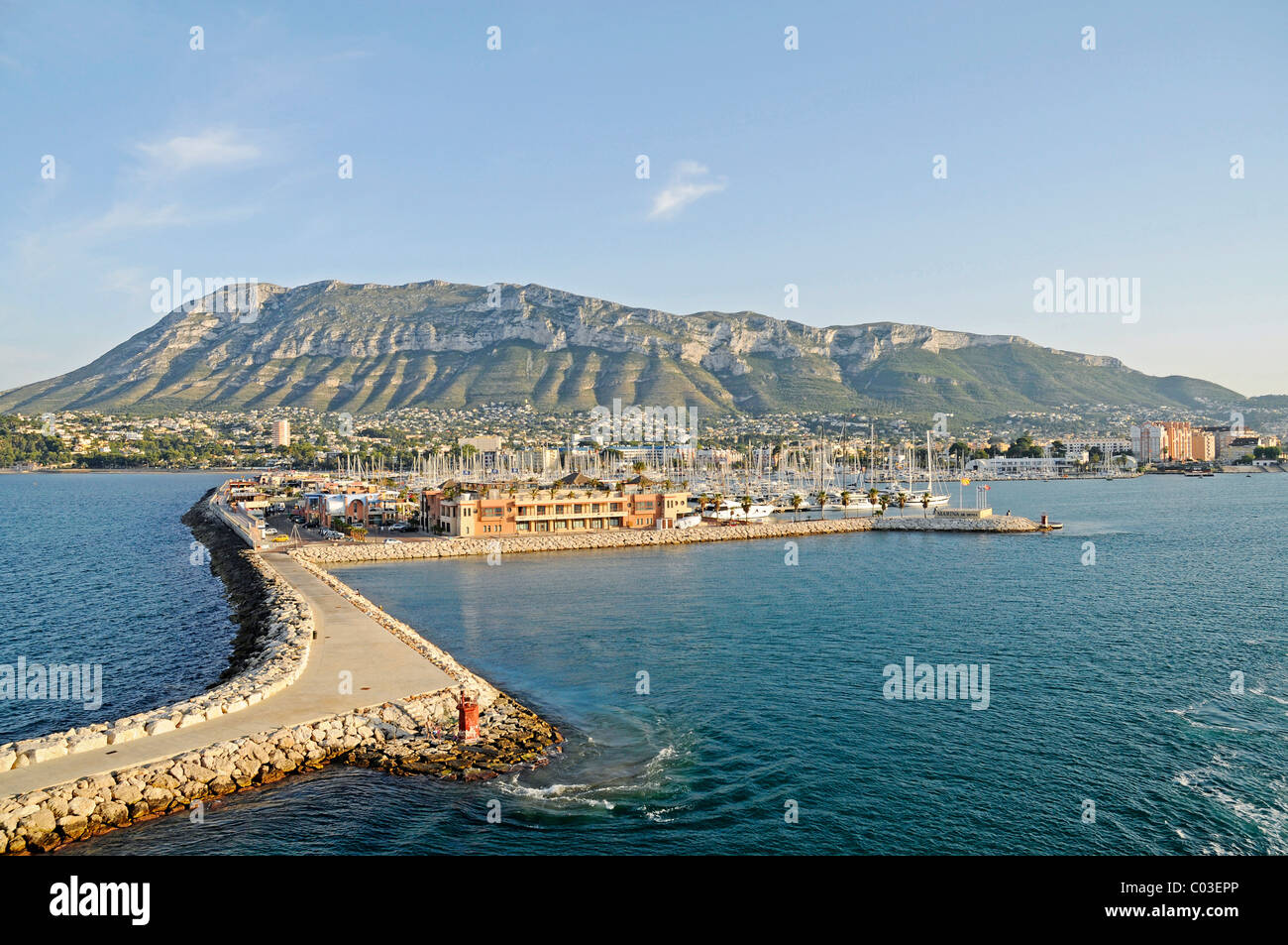 Schiffe, Hafen, Hafen, Küste, Berg Montgo, Denia, Costa Blanca, Alicante, Spanien, Europa Stockfoto