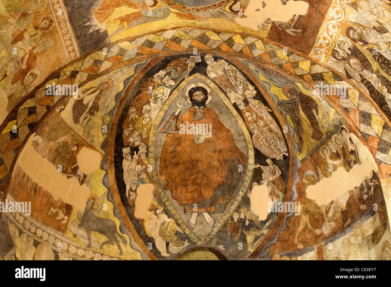 Romanisches Fresko von Christus Pantokrator. Kirche von Santos Justo y Pastor, Segovia, Castilla, Spanien Stockfoto