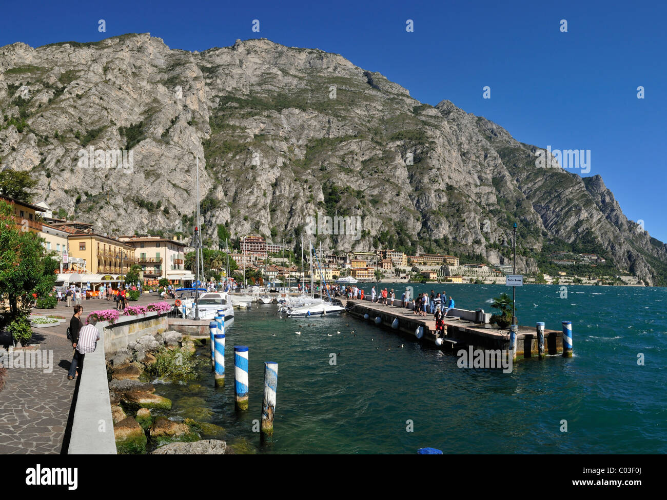 Limone Sul Garda, Gardasee, Lombardei, Italien, Europa Stockfoto