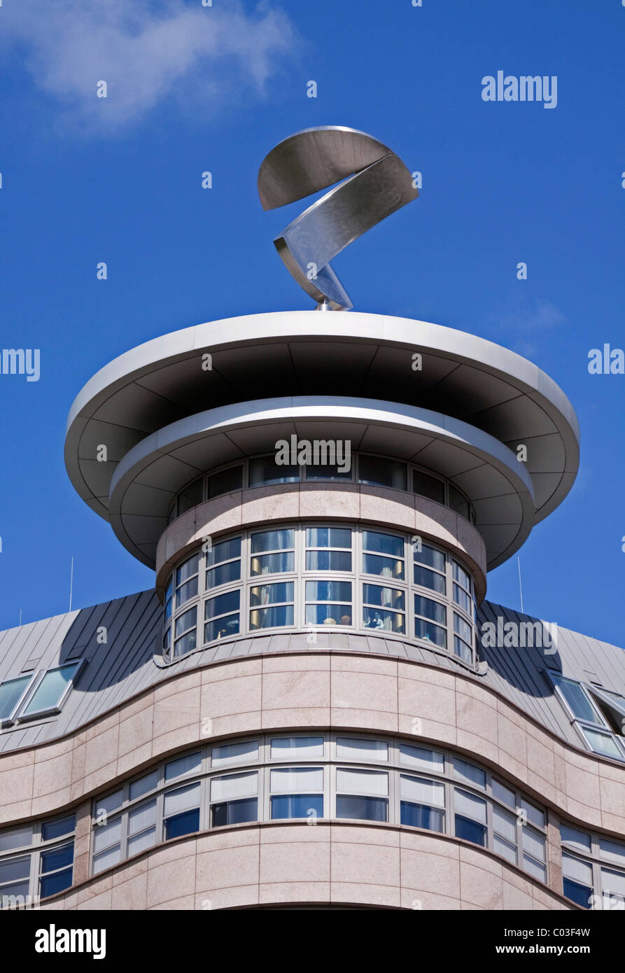 Logo der Berliner Volksbank Bank auf ein Gebäude auf dem Kurfürstendamm Boulevard, Berlin, Deutschland, Europa Stockfoto