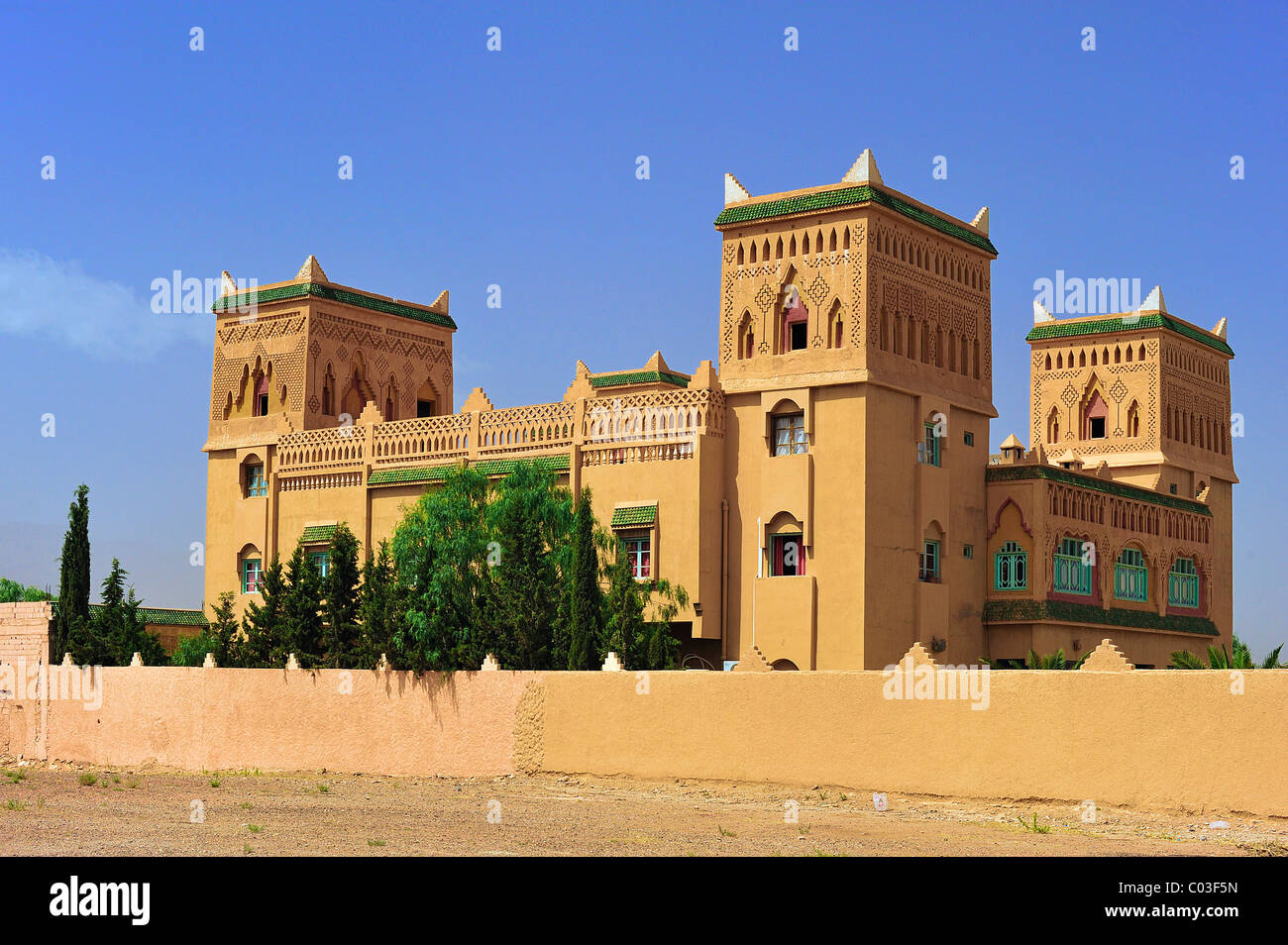 Kasbah, Schlamm Festung mit traditionellen Berber Ornamenten und Mustern, Kasbah Asmaa Hotel, Midelt, Südmarokko, Marokko Stockfoto