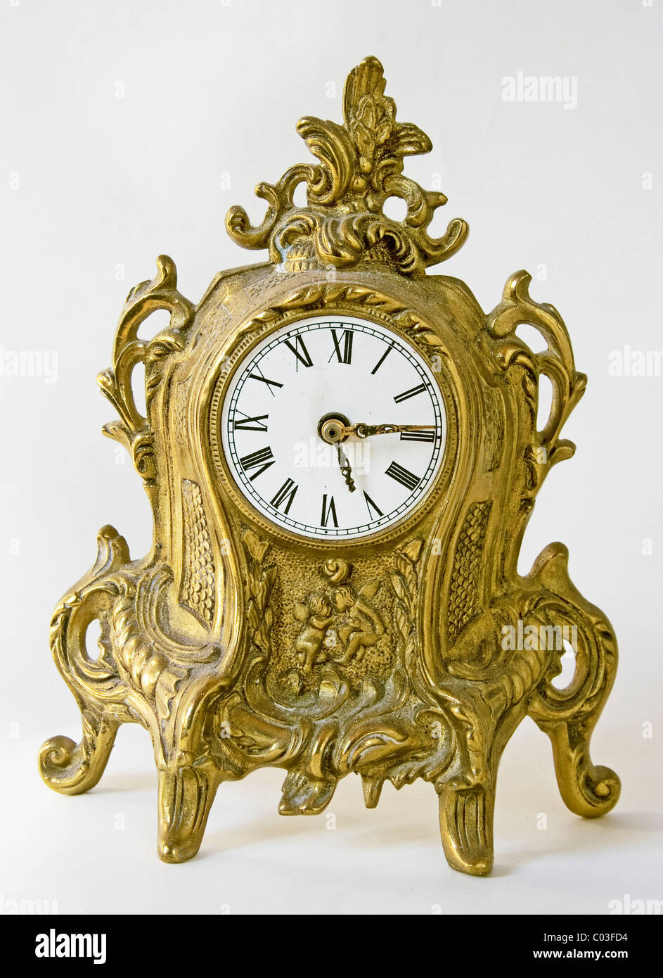 barocke Uhr isoliert in weiß dekoriert Stockfoto