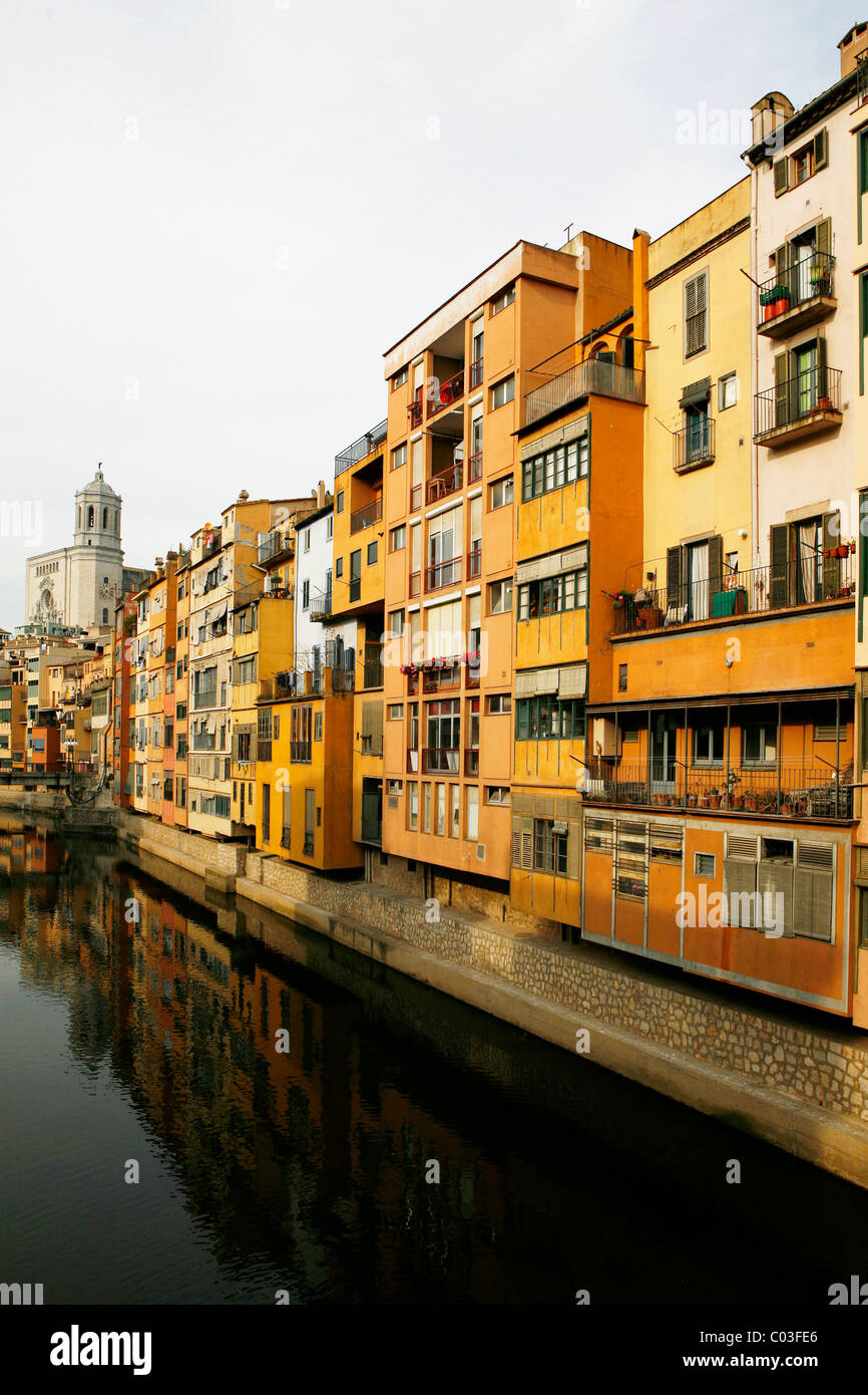 Stadtbild mit dem Fluss Onyar, Girona, Katalonien, Spanien, Europa Stockfoto