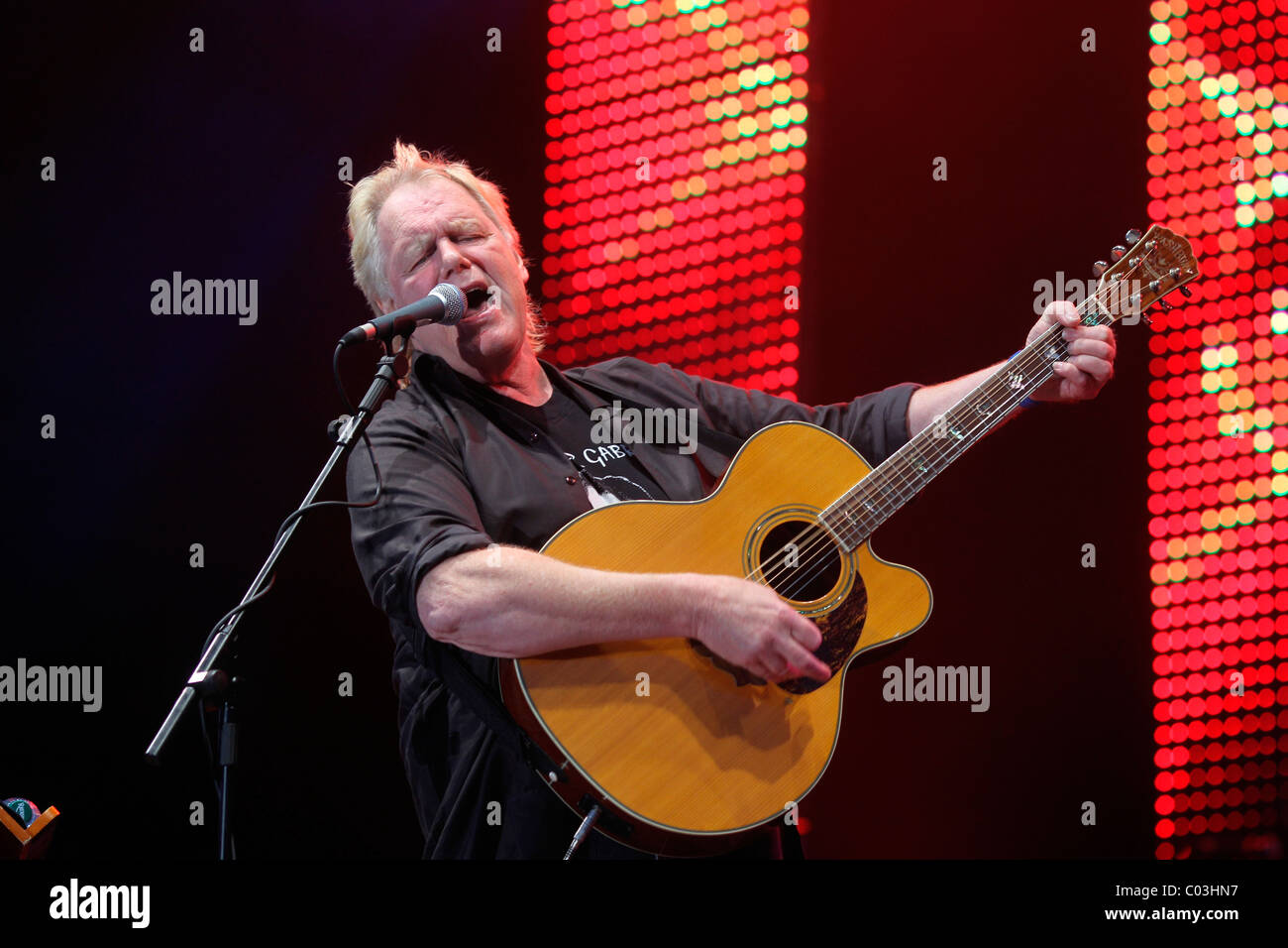 Deutsche Sänger Gunter Gabriel bei der ADAC Truck Grand Prix Nürburgring 2010, Country-Musik-Festival, Nürburgring Rennstrecke Stockfoto