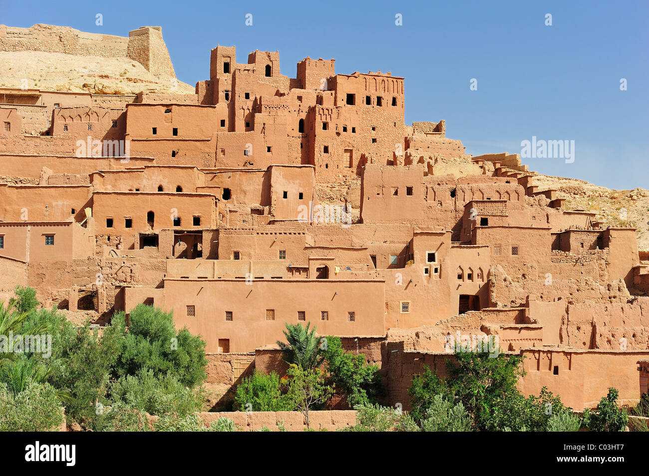 Lehmziegel-Stadt von Ksar Ait Benhaddou mit vielen Kasbahs, Wohn Burgen der Berber, gebaut mit einer miteinander verbunden Stockfoto