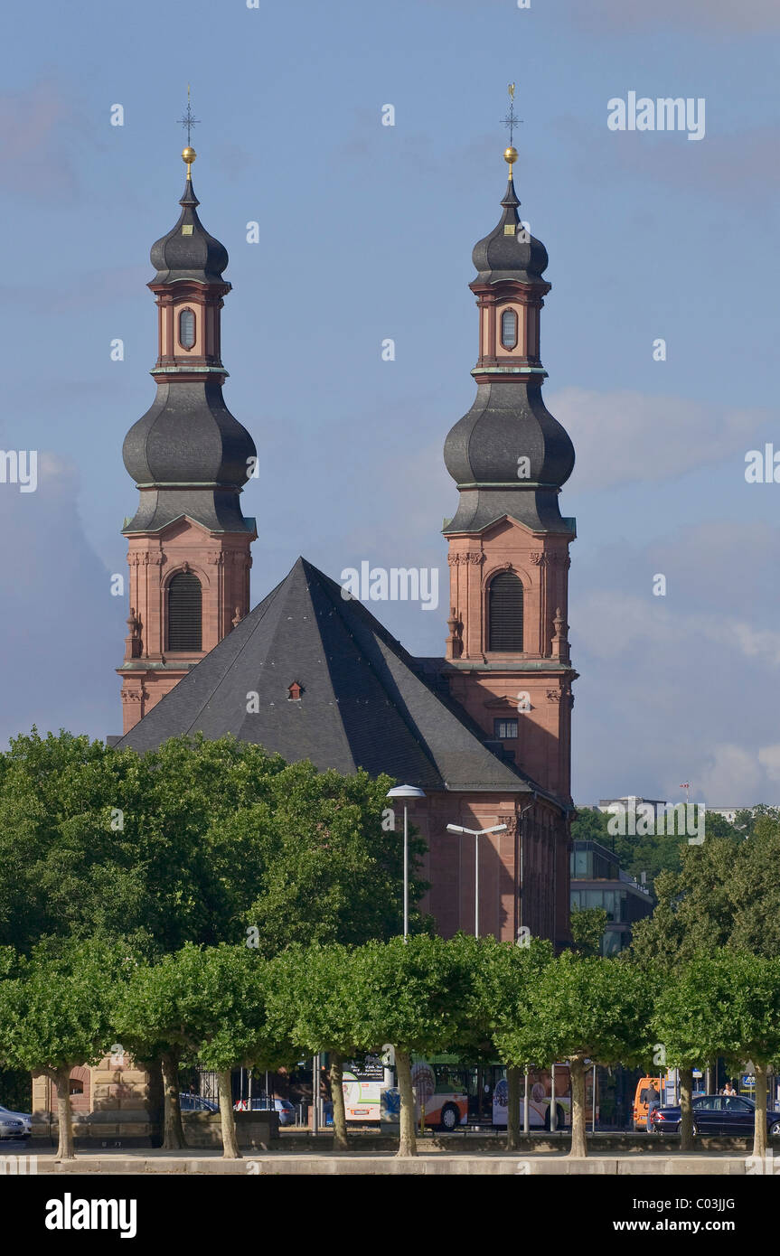 Katholische Kirche St. Peter, ein wichtiges barocke Gebäude, früher ein Kloster, heute eine Pfarrkirche, Mainz Stockfoto