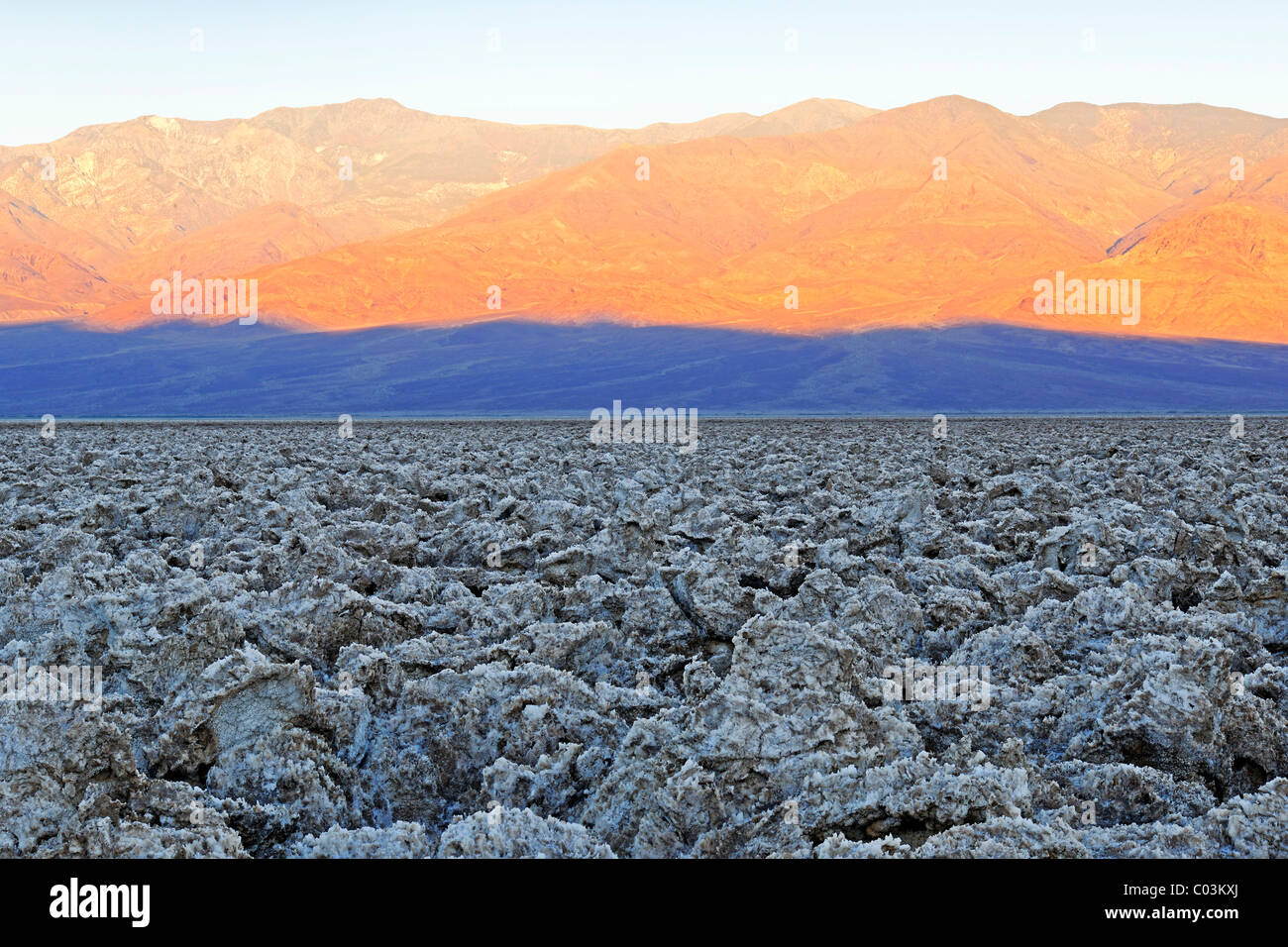 Morgenlicht auf des Teufels Golfplatz, Death Valley Nationalpark, Kalifornien, USA, Nordamerika Stockfoto