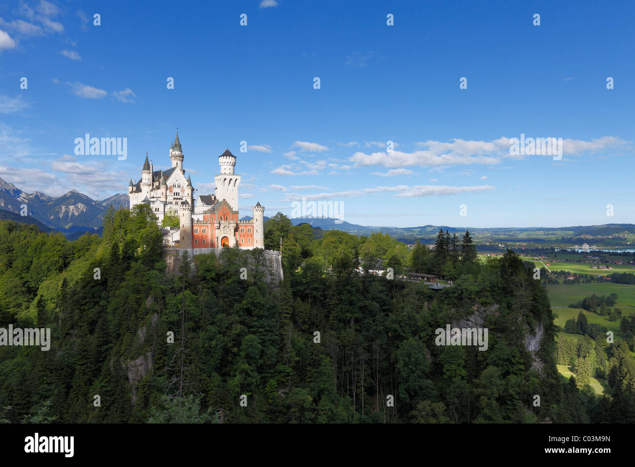 Blick von Osten, Schloss Neuschwanstein Castle, Ostallgaeu, Allgäu, Schwaben, Bayern, Deutschland, Europa Stockfoto