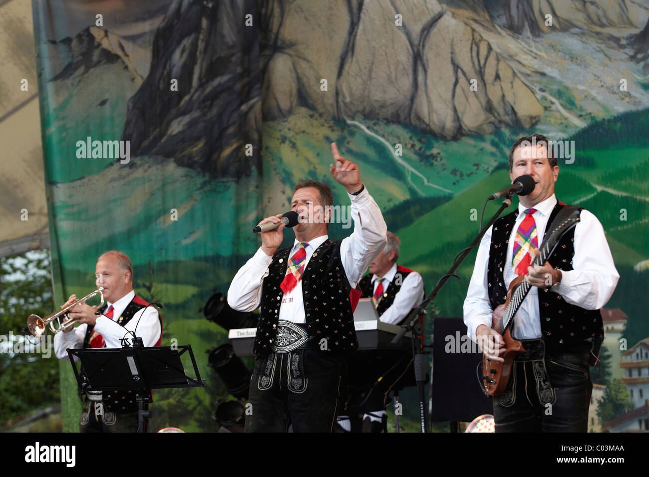 Folk Musik-Performance, Loreley Freilichtbühne, Gruppe Kastelruher Spatzen, St. Goarshausen, Rheinland-Pfalz Stockfoto